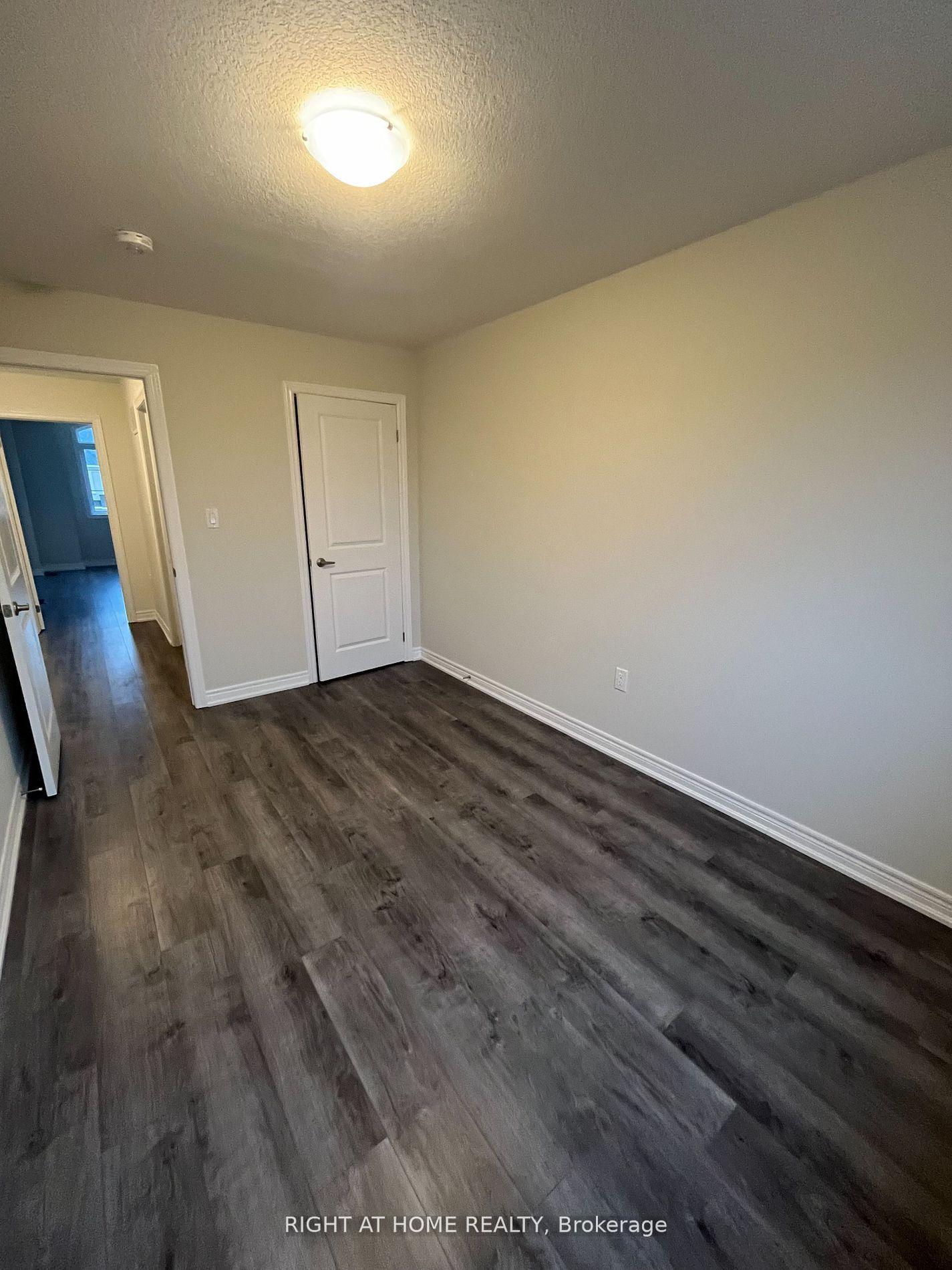 Photo 7 of 141 Aquasanta Crescent, Hamilton, Ryckmans — HOMEH