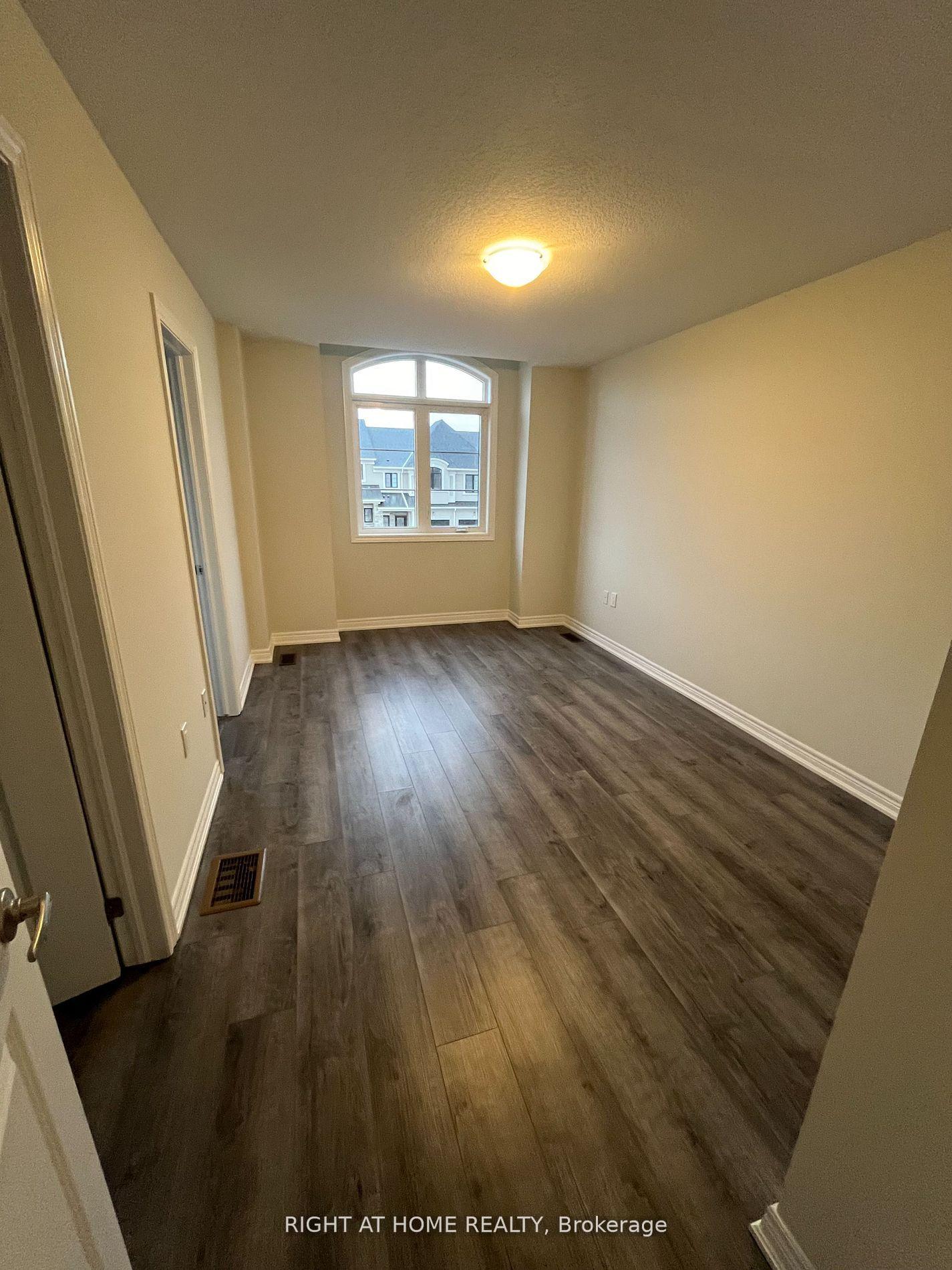 Photo 2 of 141 Aquasanta Crescent, Hamilton, Ryckmans — HOMEH