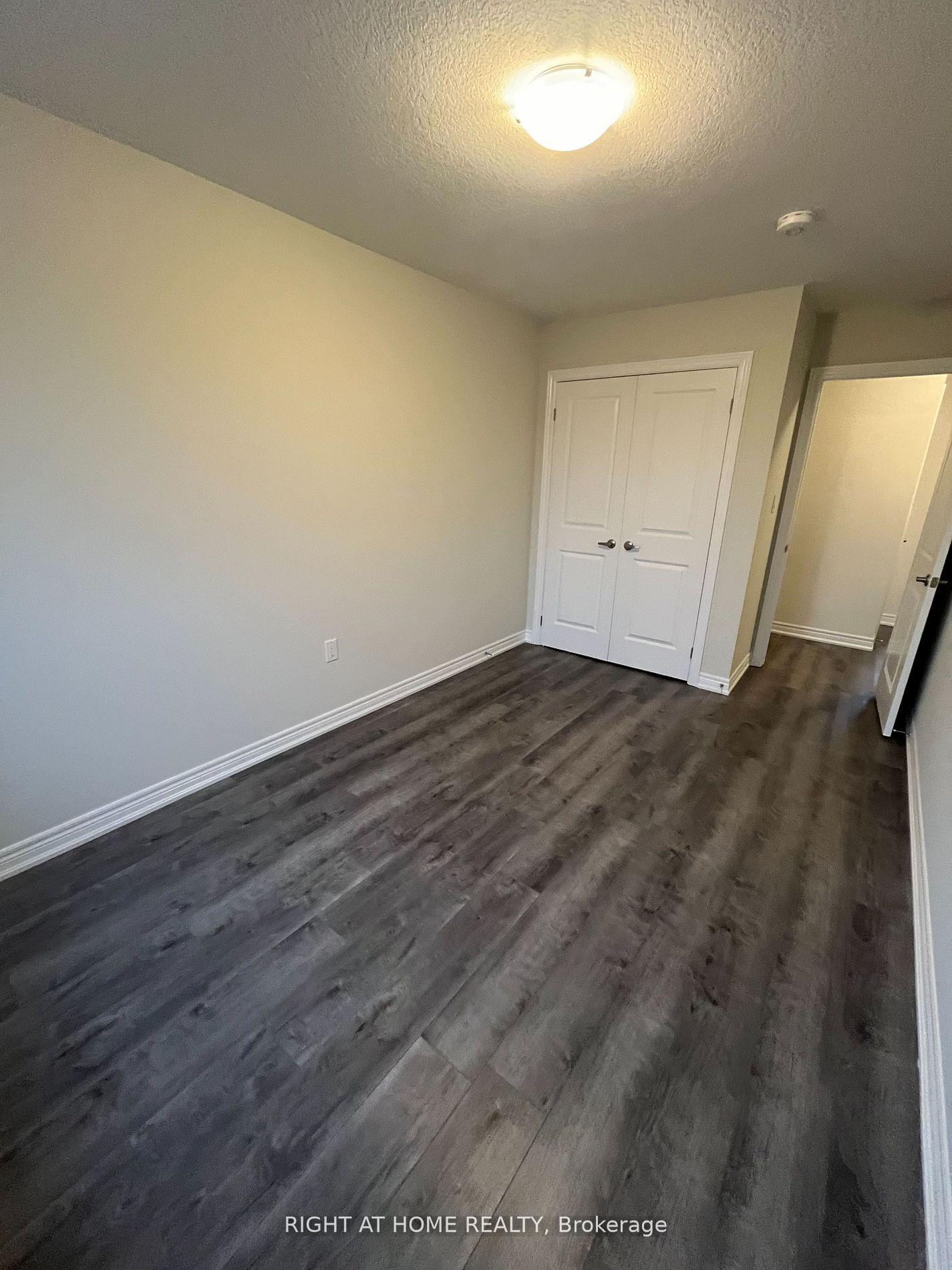 Photo 8 of 141 Aquasanta Crescent, Hamilton, Ryckmans — HOMEH