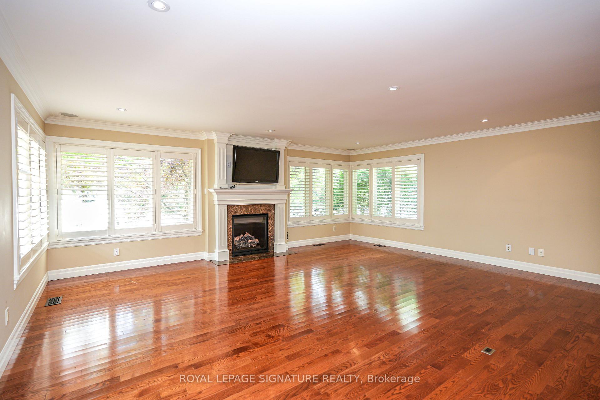 Photo 5 of 169 Maple Grove Drive, Oakville, Ford — HOMEH