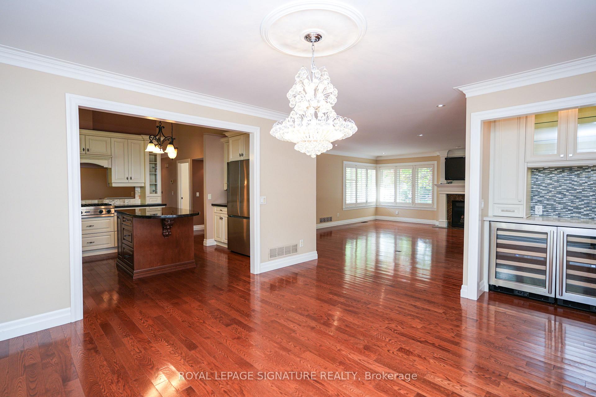Photo 2 of 169 Maple Grove Drive, Oakville, Ford — HOMEH
