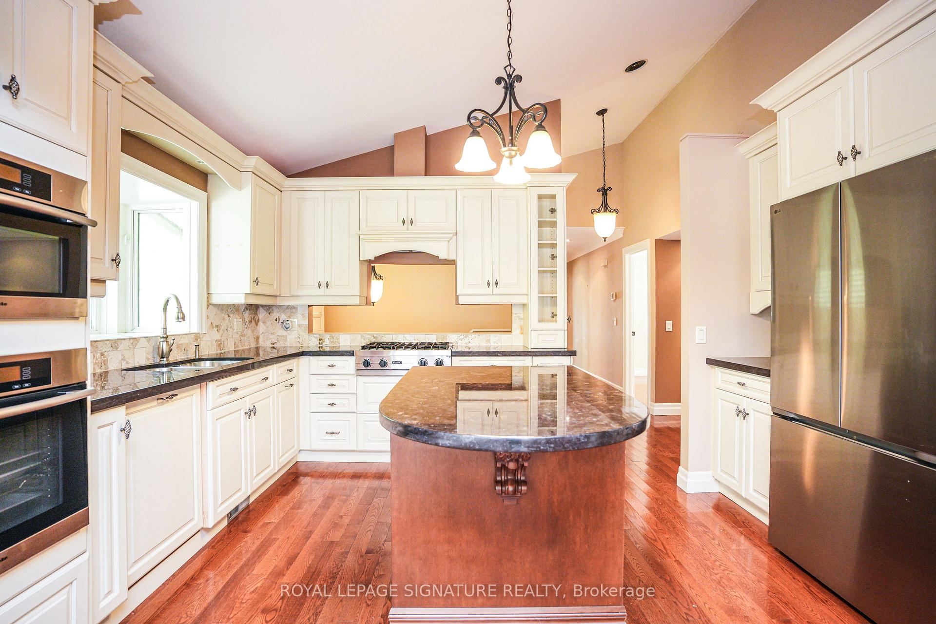 Photo 17 of 169 Maple Grove Drive, Oakville, Ford — HOMEH