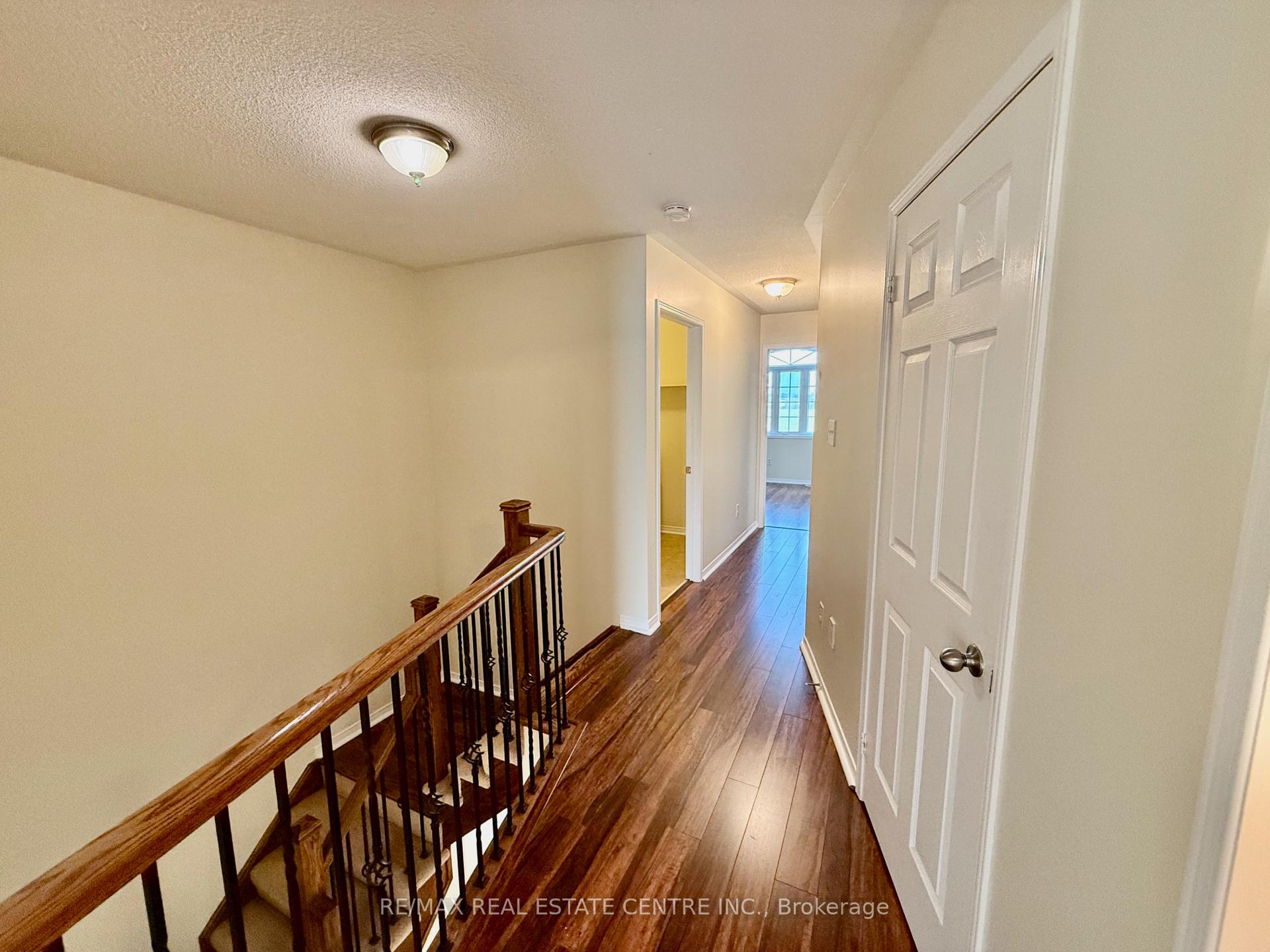 Photo 4 of 86 Snowberry Crescent, Halton Hills, Georgetown — HOMEH