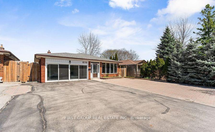 Front of Main, 3193 Cawthra Road