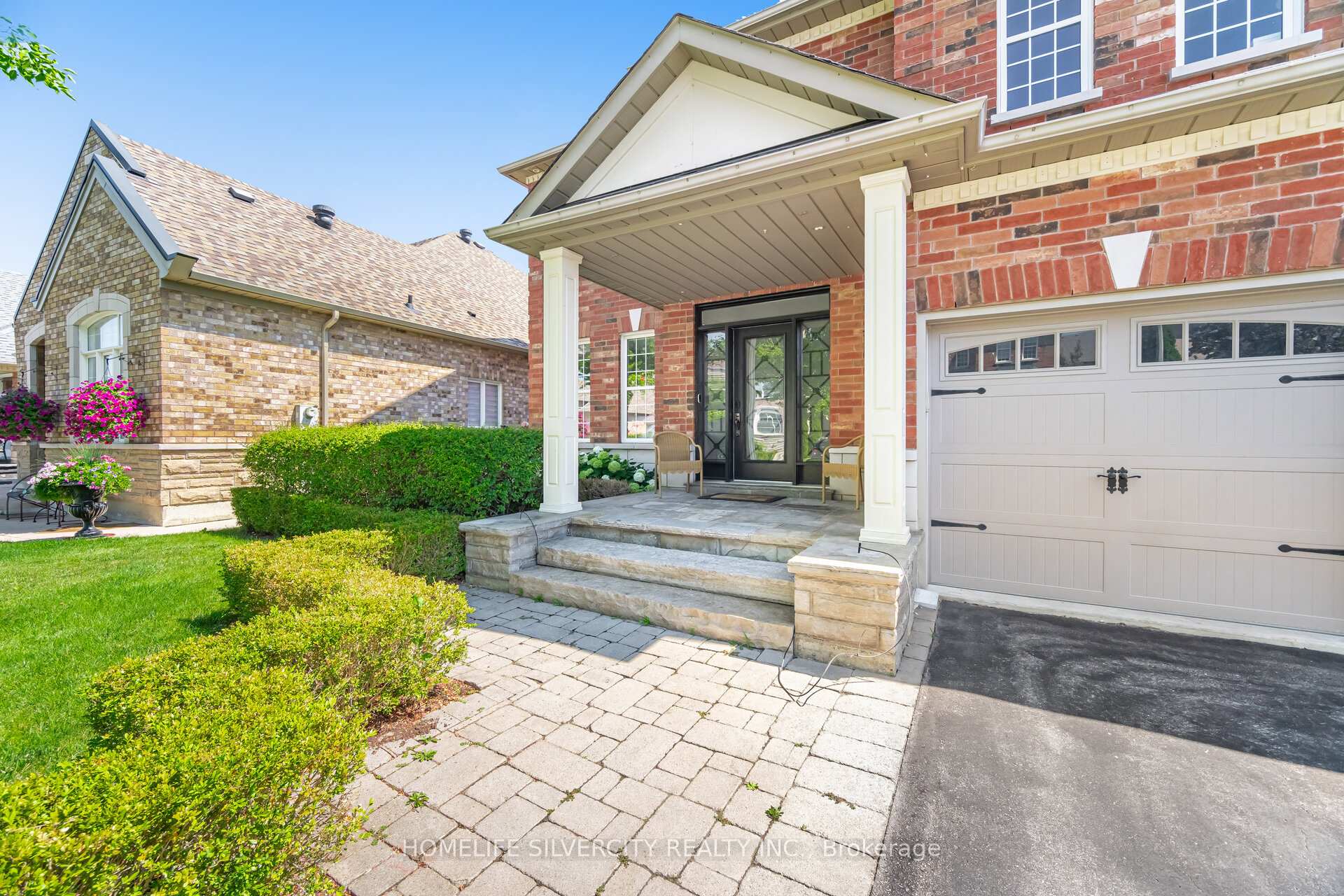 Photo 6 of 11 Fontainebleu UPPER Road, Brampton, Vales of Castlemore North — HOMEH