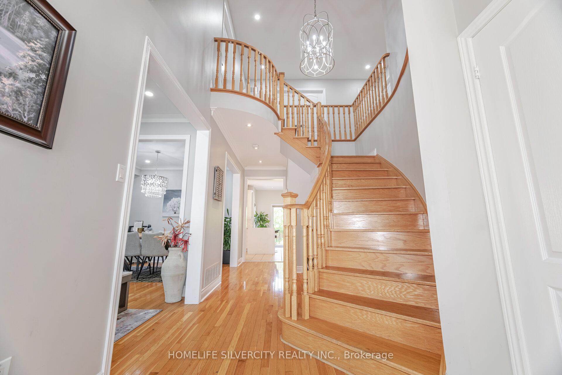 Photo 5 of 11 Fontainebleu UPPER Road, Brampton, Vales of Castlemore North — HOMEH