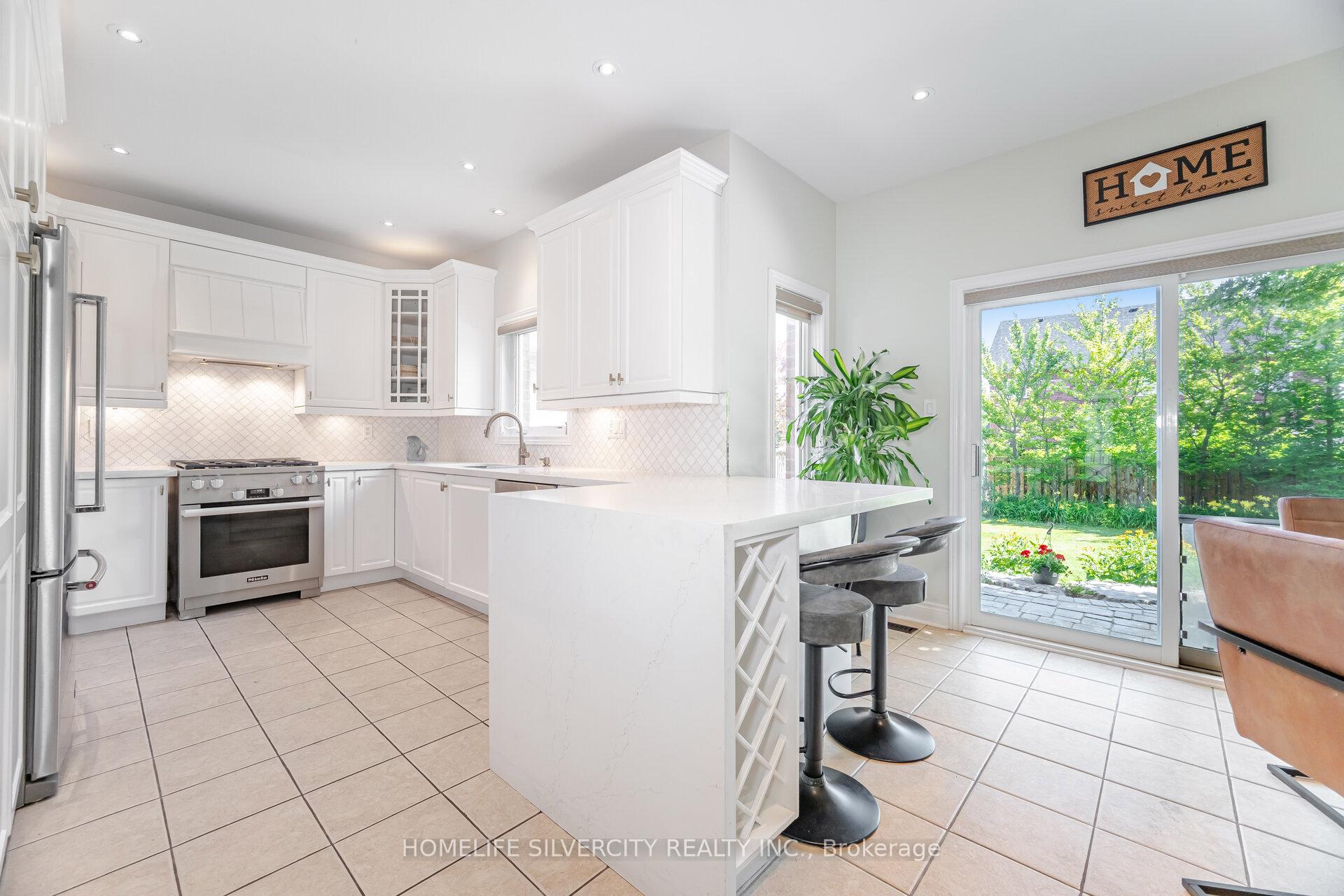 Photo 7 of 11 Fontainebleu UPPER Road, Brampton, Vales of Castlemore North — HOMEH