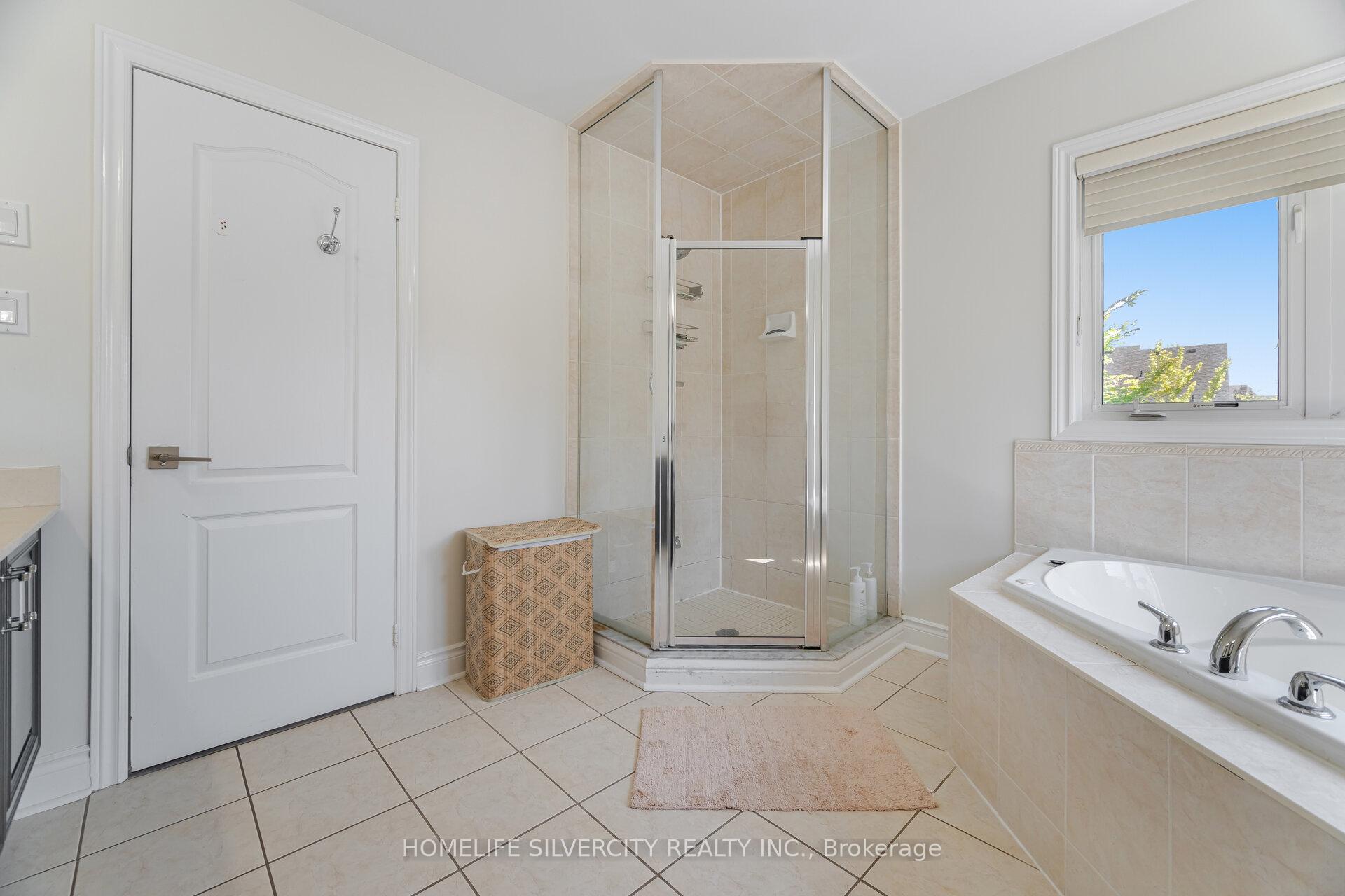 Photo 16 of 11 Fontainebleu UPPER Road, Brampton, Vales of Castlemore North — HOMEH