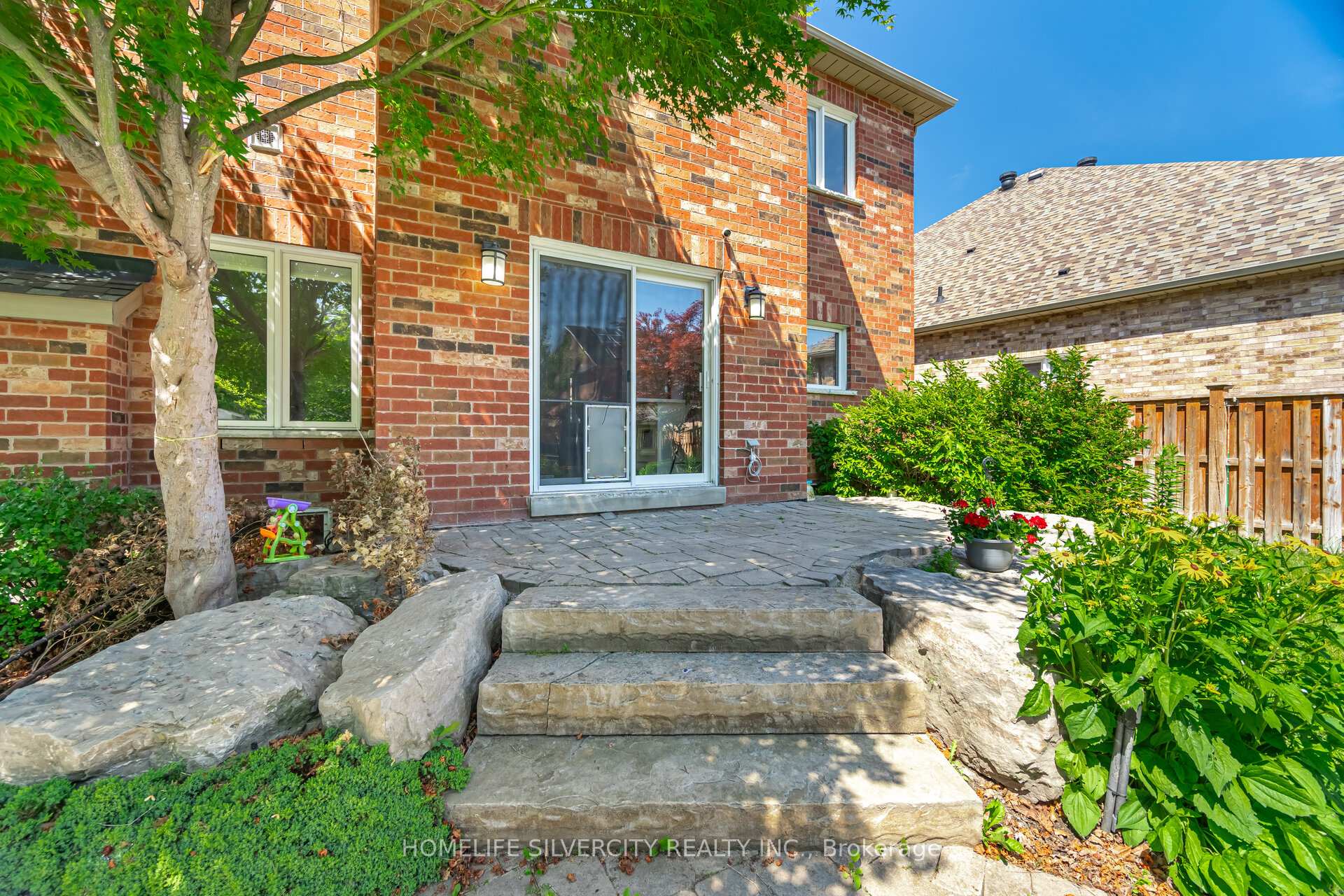 Photo 28 of 11 Fontainebleu UPPER Road, Brampton, Vales of Castlemore North — HOMEH