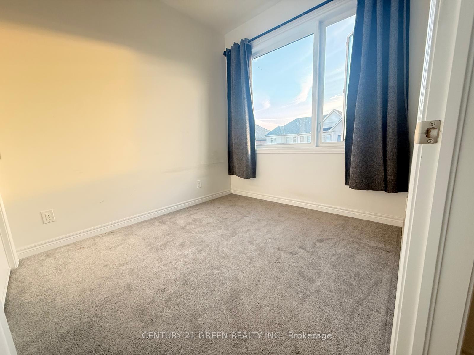 Photo 11 of 2025 Cameron Lott Crescent, Oshawa, Kedron — HOMEH