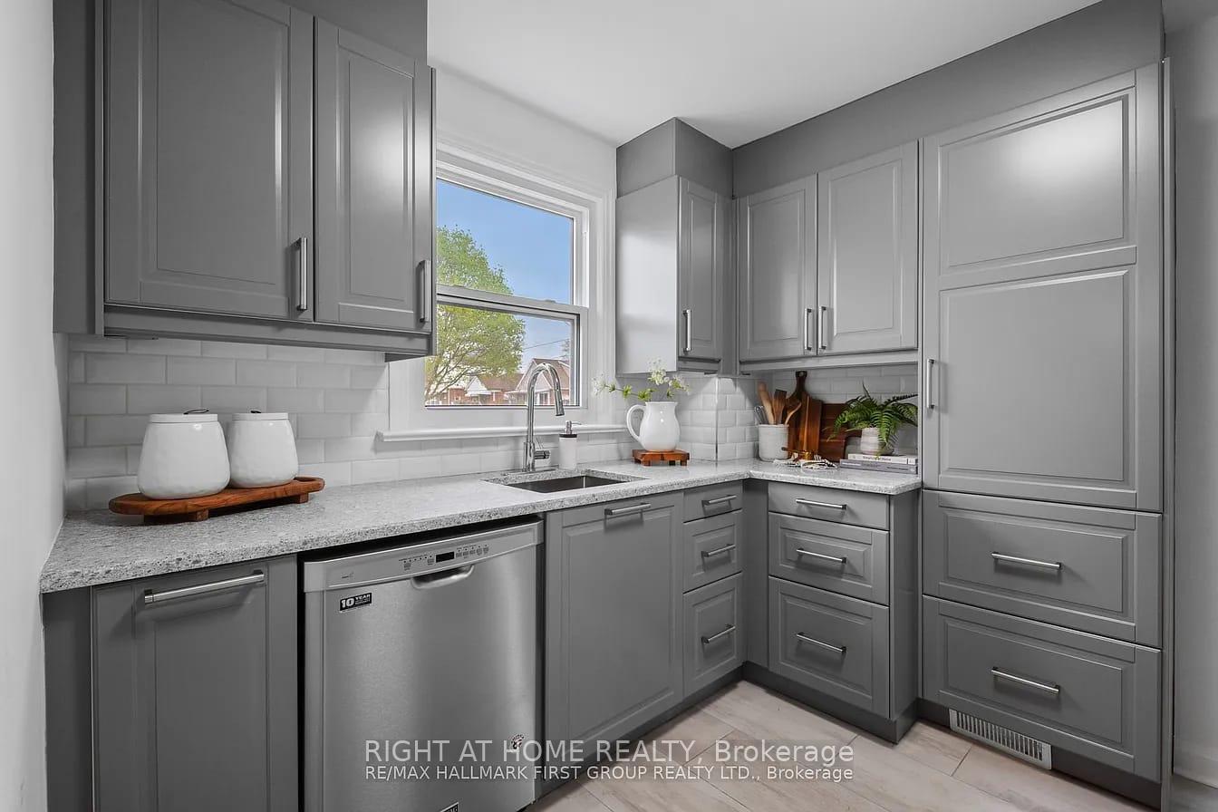 Photo 5 of 480 Eulalie (Main) Avenue, Oshawa, Central — HOMEH