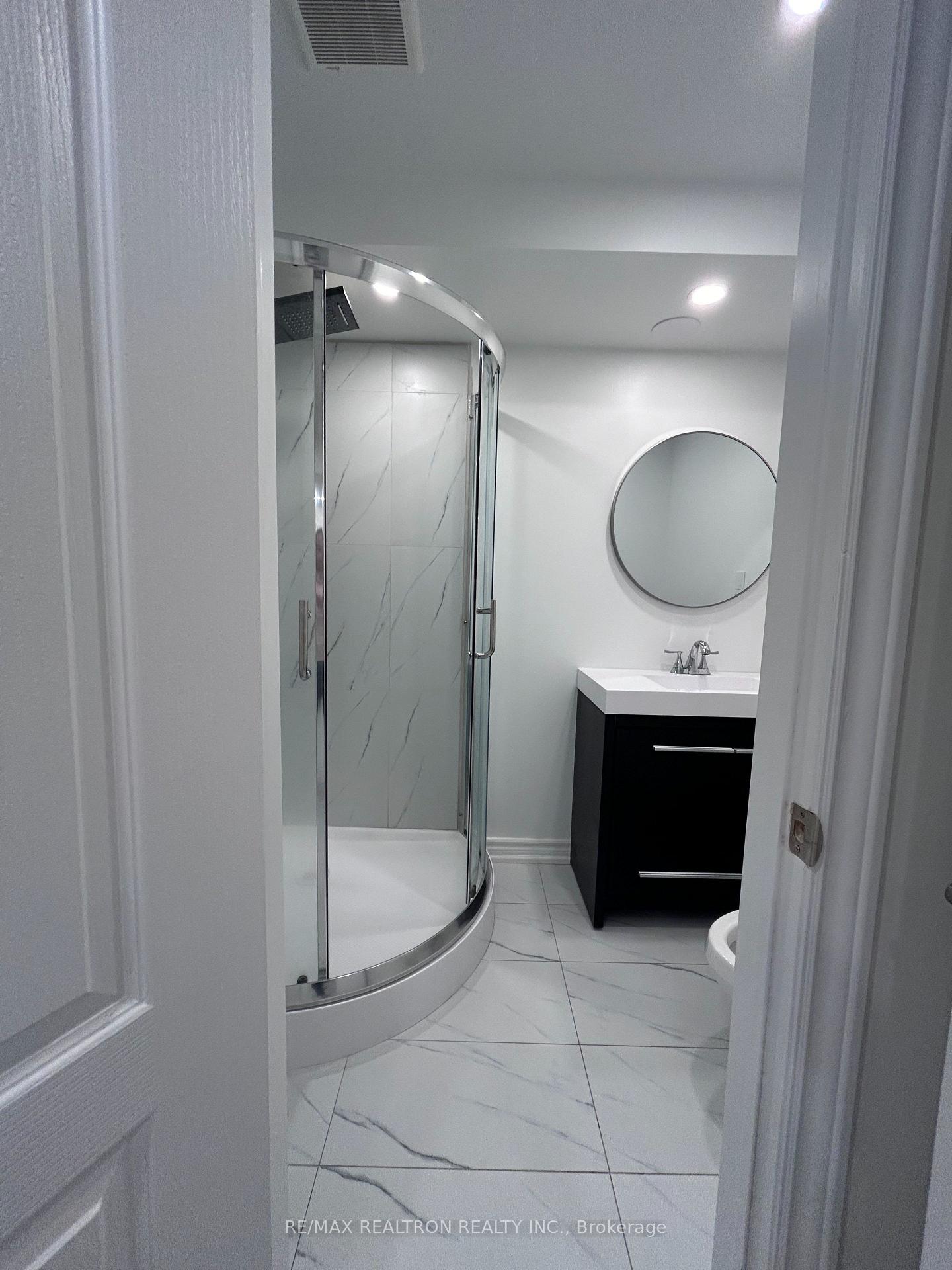 Photo 4 of 8 Finley Way, Markham, Cedarwood — HOMEH