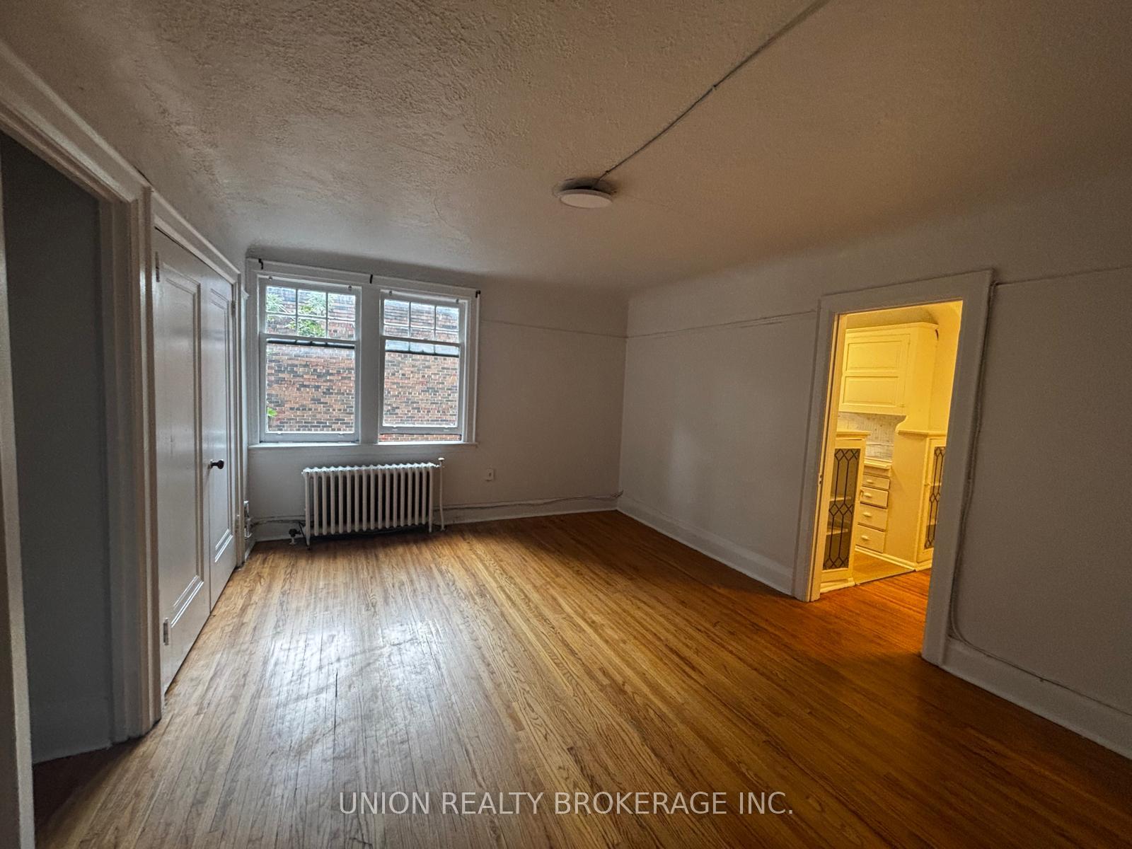 Photo 4 of Unit 18, 2393 Queen Street E, Toronto, The Beaches — HOMEH