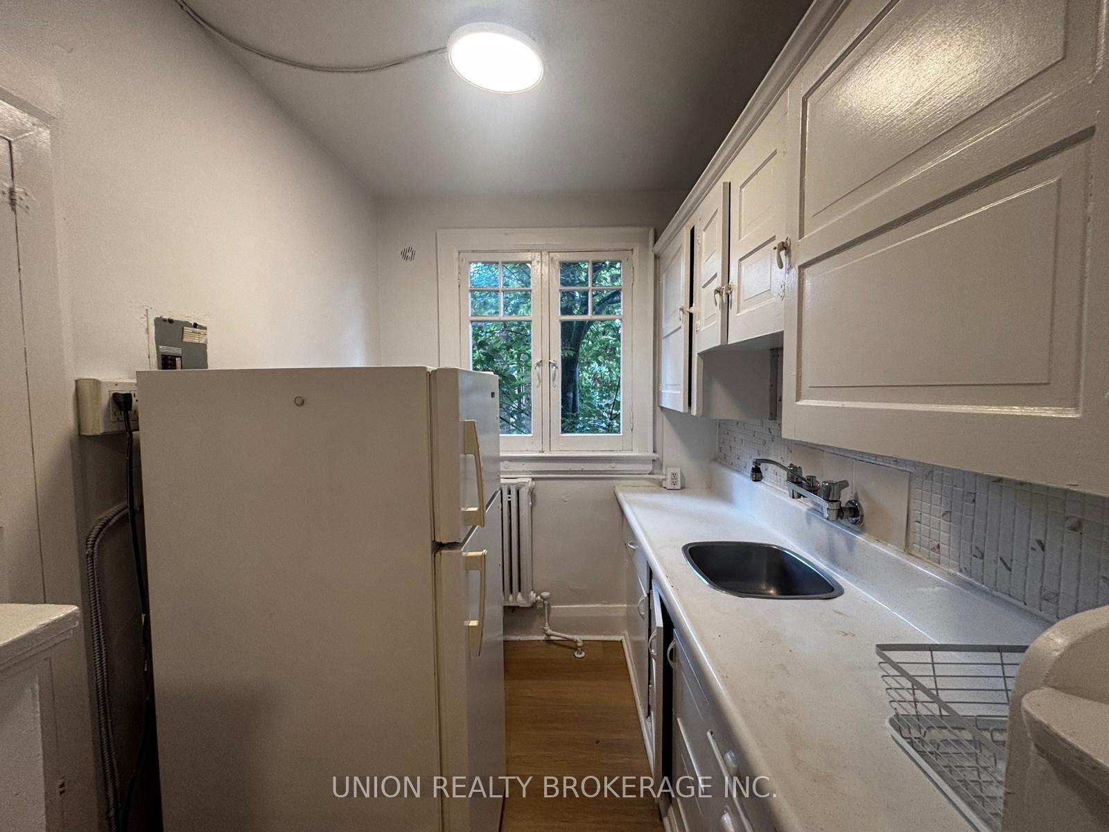Photo 5 of Unit 18, 2393 Queen Street E, Toronto, The Beaches — HOMEH