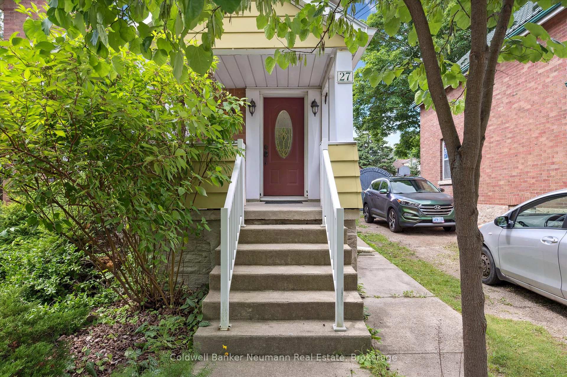 Photo 4 of 27 Lawrence Avenue, Guelph, St. Patrick's Ward — HOMEH