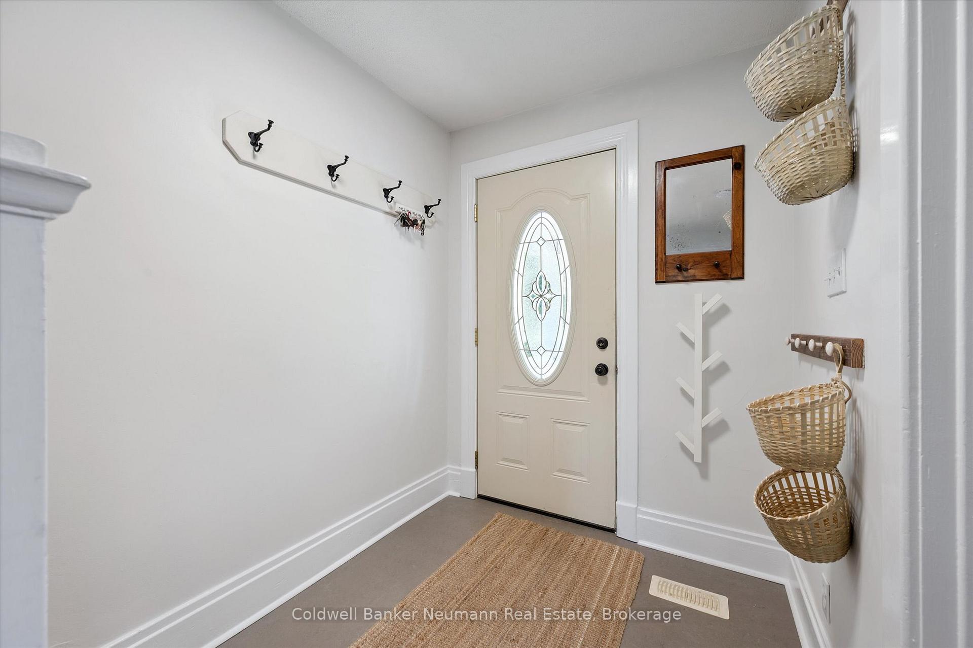 Photo 5 of 27 Lawrence Avenue, Guelph, St. Patrick's Ward — HOMEH