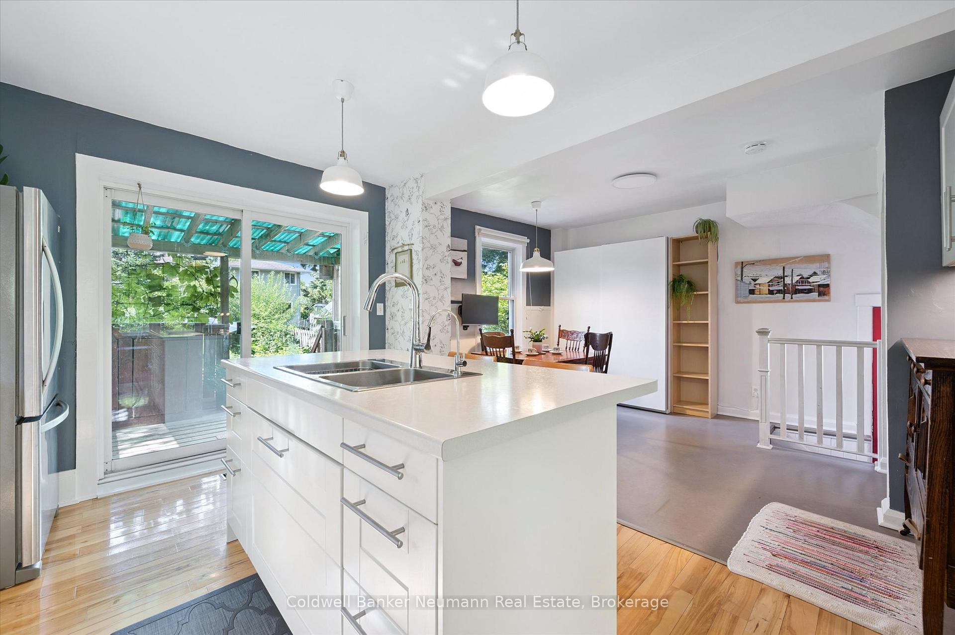 Photo 10 of 27 Lawrence Avenue, Guelph, St. Patrick's Ward — HOMEH