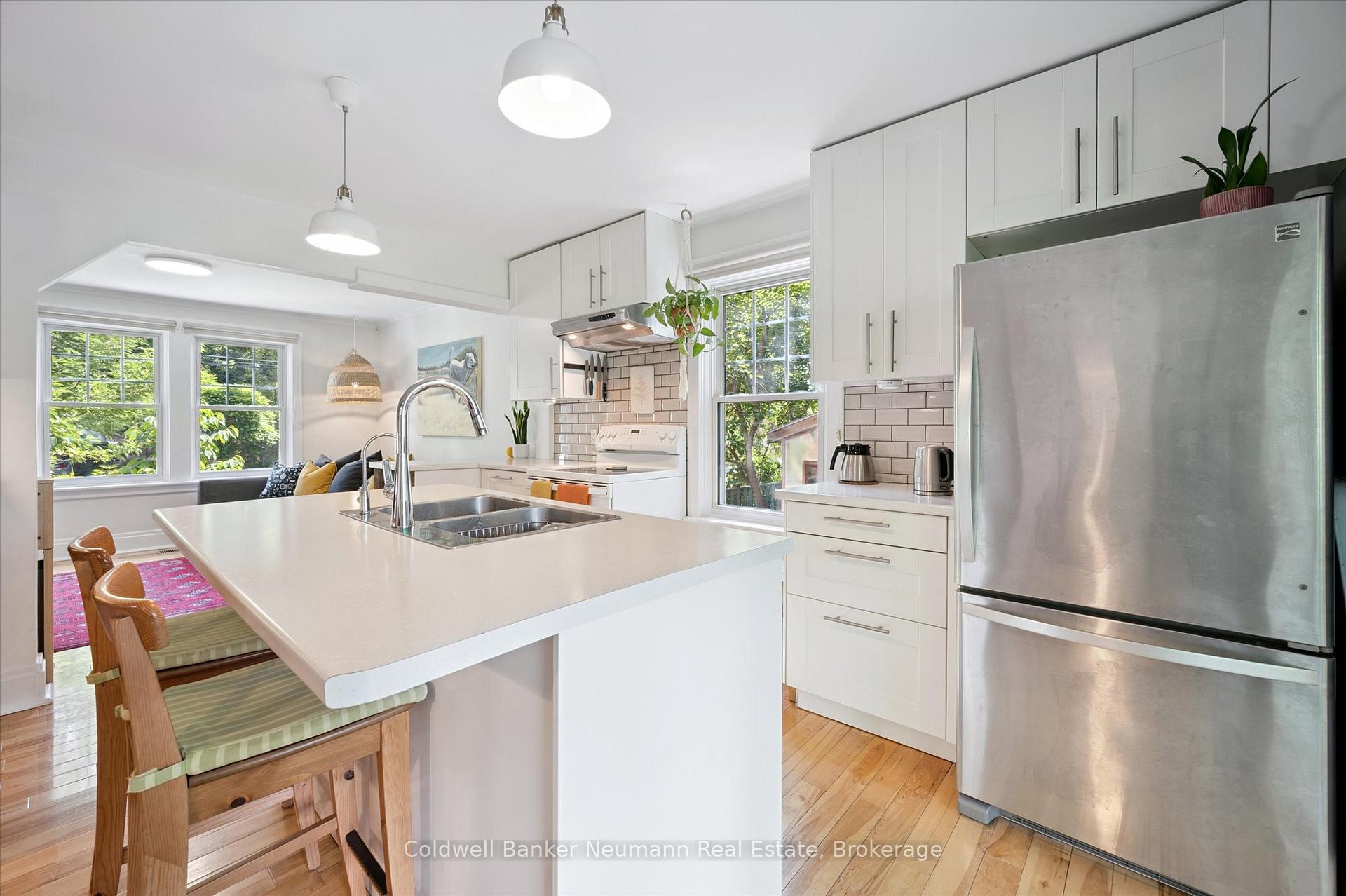 Photo 12 of 27 Lawrence Avenue, Guelph, St. Patrick's Ward — HOMEH