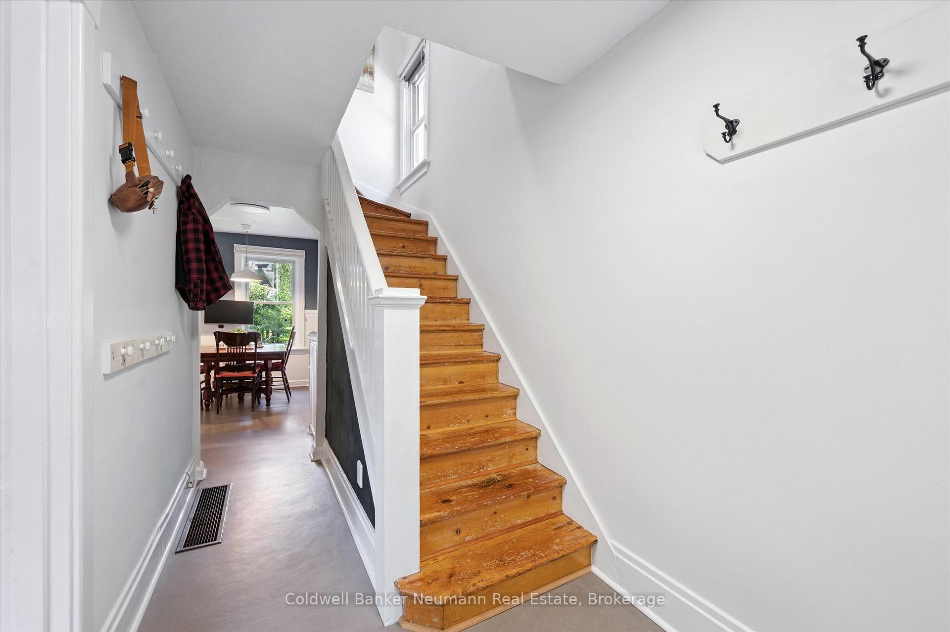 Photo 17 of 27 Lawrence Avenue, Guelph, St. Patrick's Ward — HOMEH