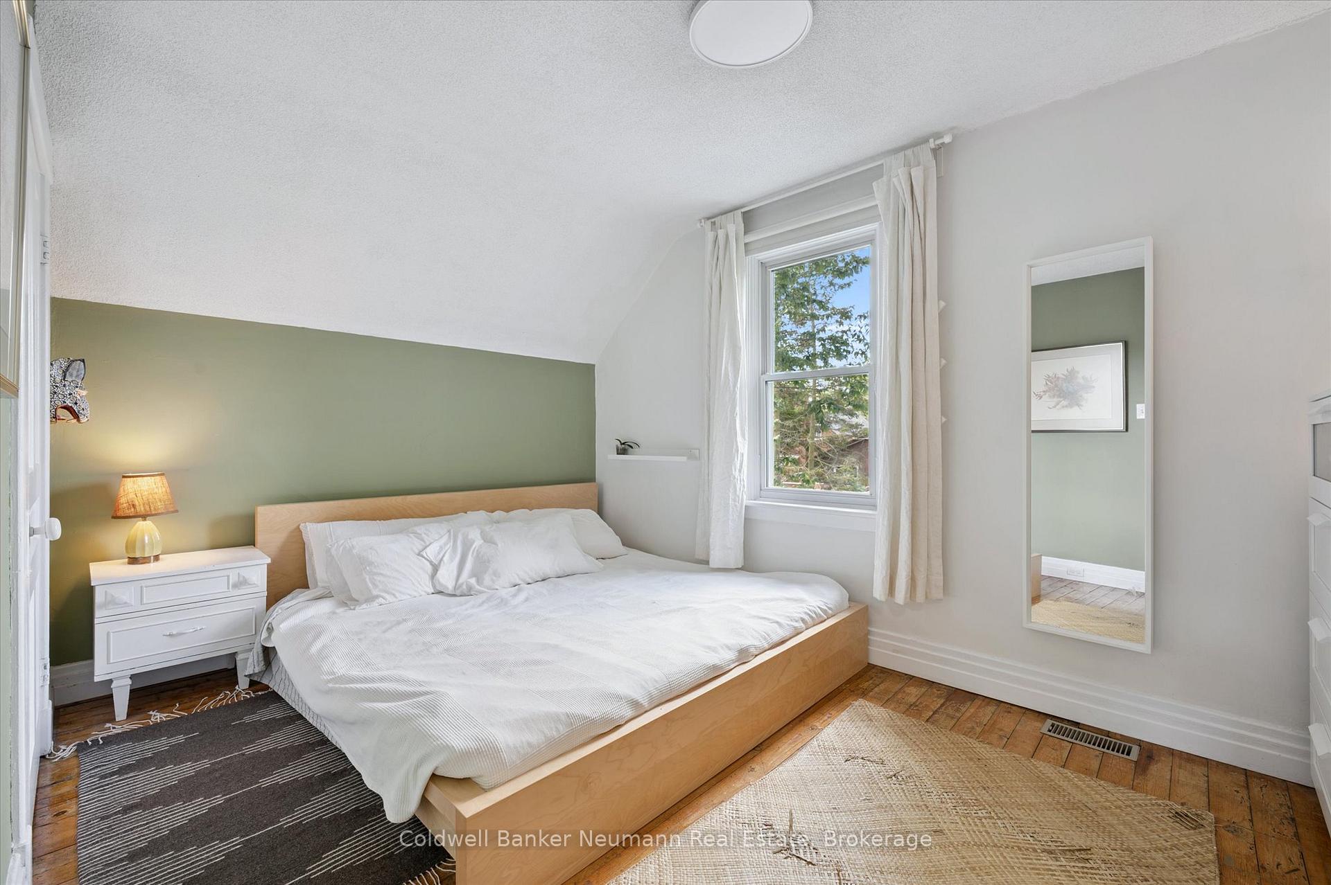 Photo 19 of 27 Lawrence Avenue, Guelph, St. Patrick's Ward — HOMEH