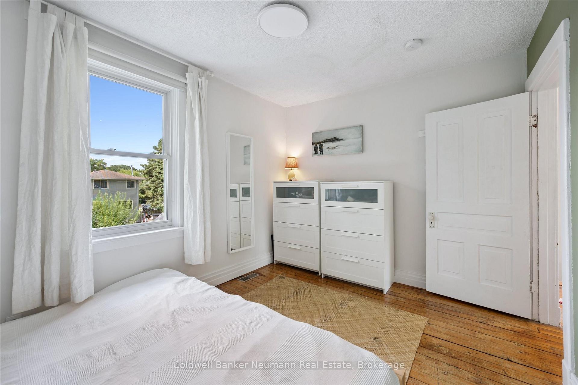Photo 20 of 27 Lawrence Avenue, Guelph, St. Patrick's Ward — HOMEH