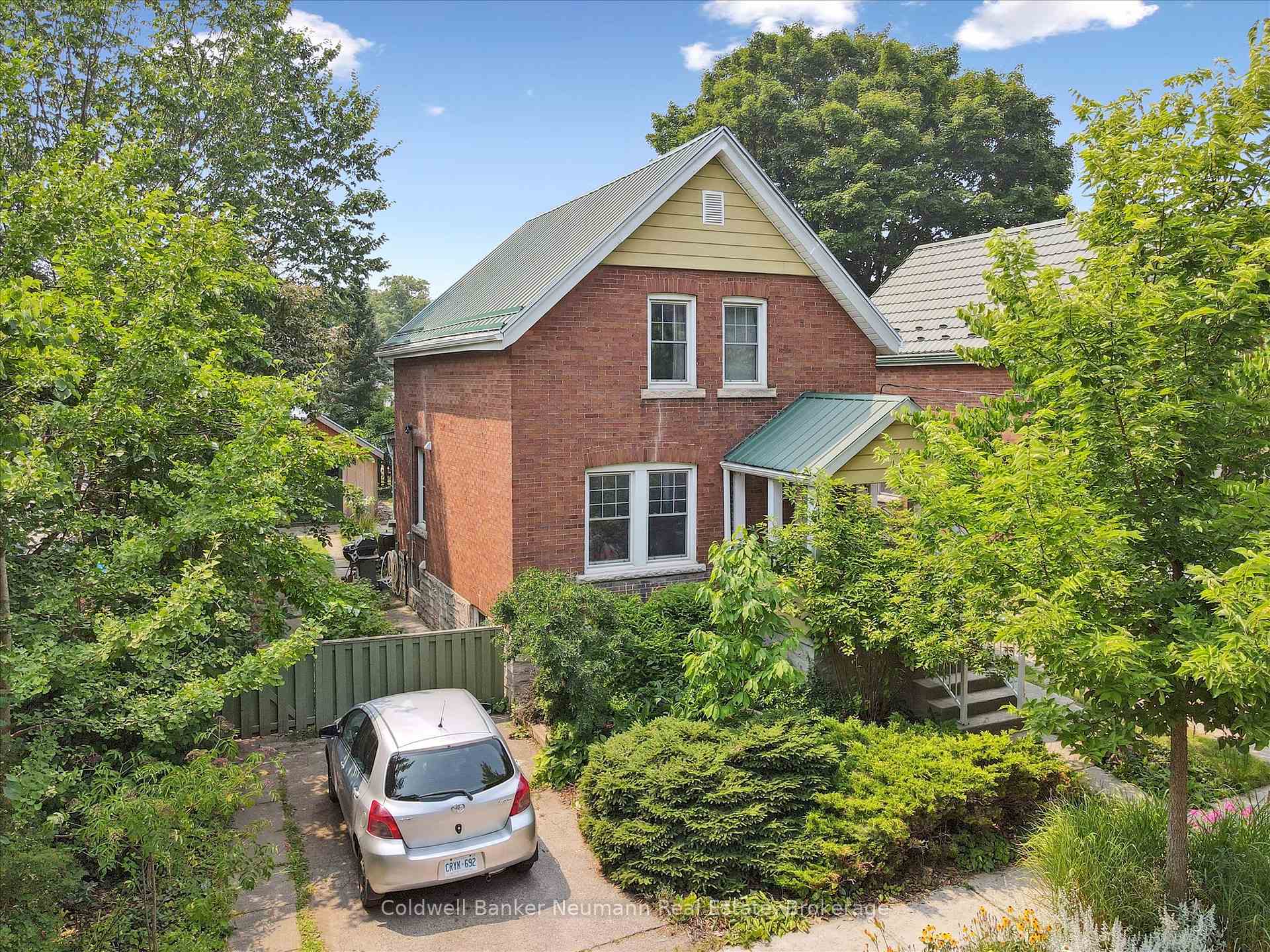 Photo 42 of 27 Lawrence Avenue, Guelph, St. Patrick's Ward — HOMEH