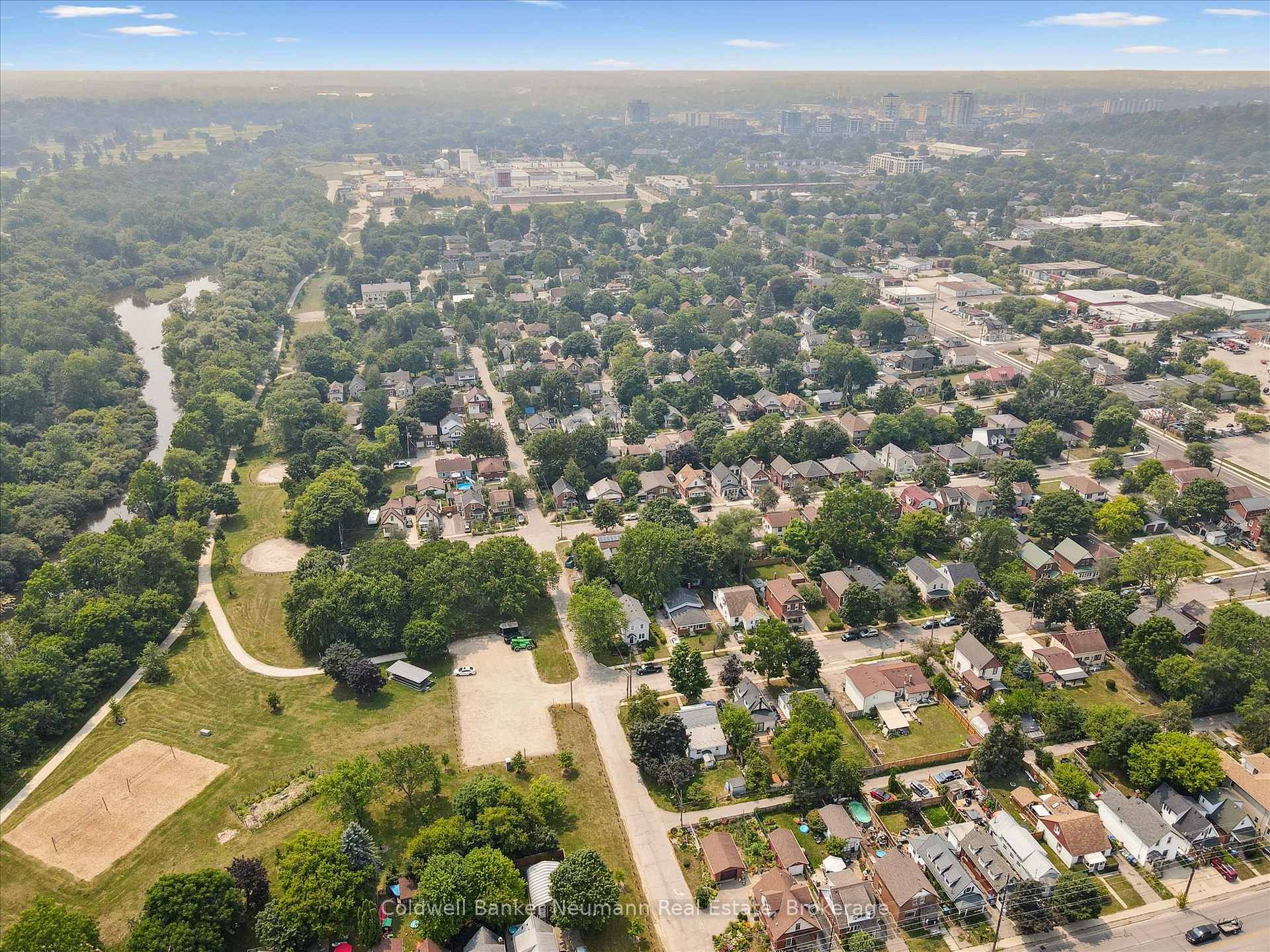Photo 45 of 27 Lawrence Avenue, Guelph, St. Patrick's Ward — HOMEH