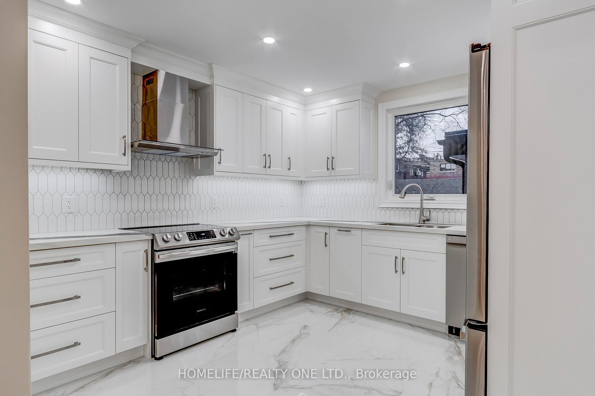 Photo 5 of 6 Jersey Avenue, Toronto, Palmerston-Little Italy — HOMEH