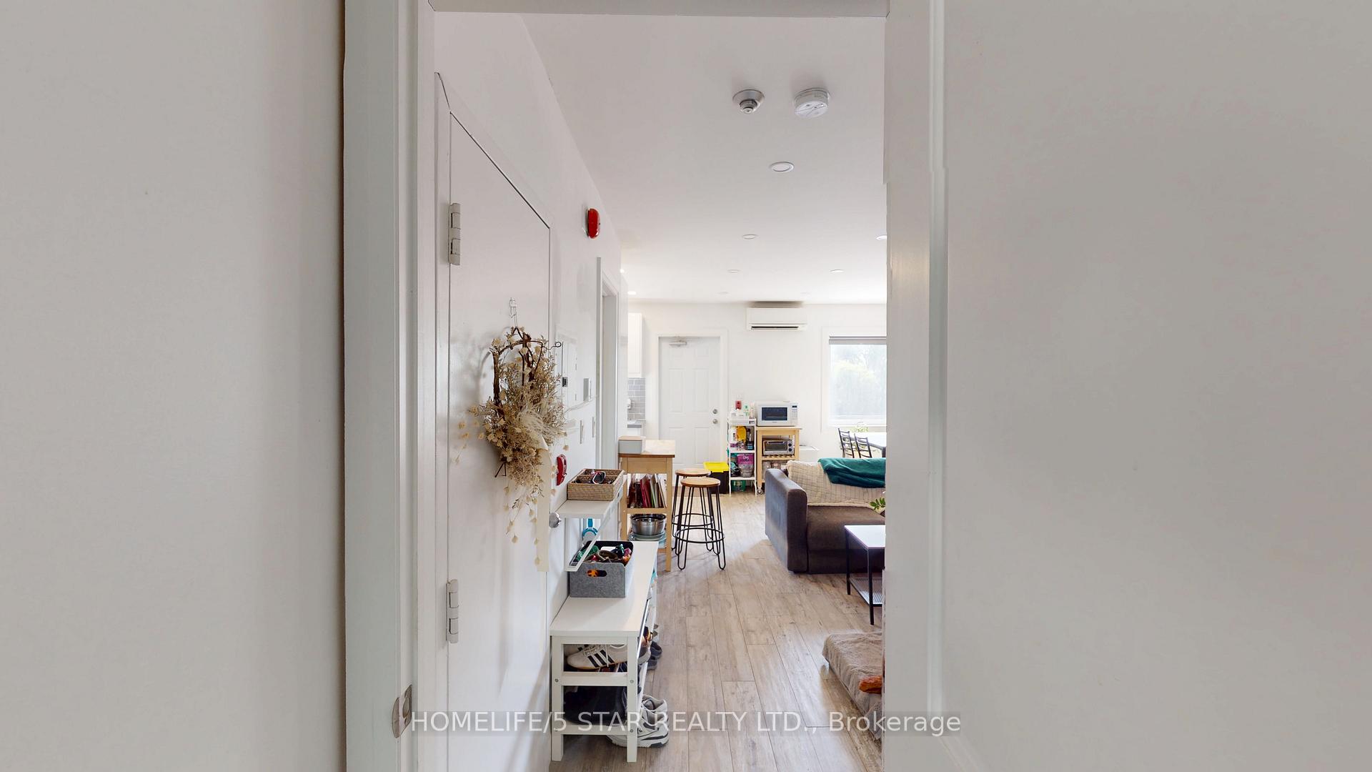Photo 2 of Unit Apt 3, 45 Dewson Street, Toronto, Palmerston-Little Italy — HOMEH