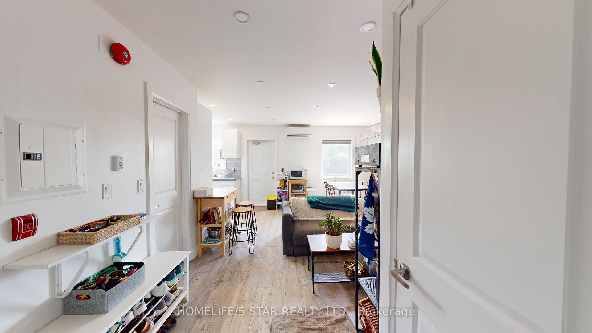 Photo 8 of Unit Apt 3, 45 Dewson Street, Toronto, Palmerston-Little Italy — HOMEH