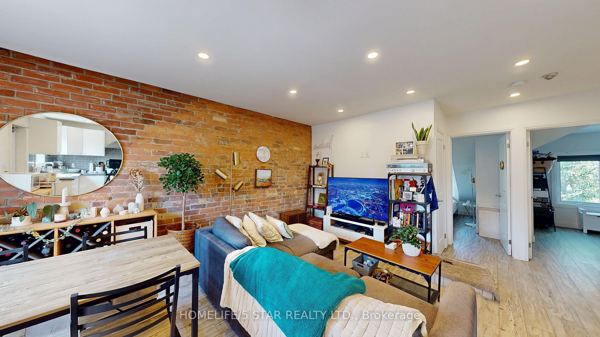 Photo 12 of Unit Apt 3, 45 Dewson Street, Toronto, Palmerston-Little Italy — HOMEH
