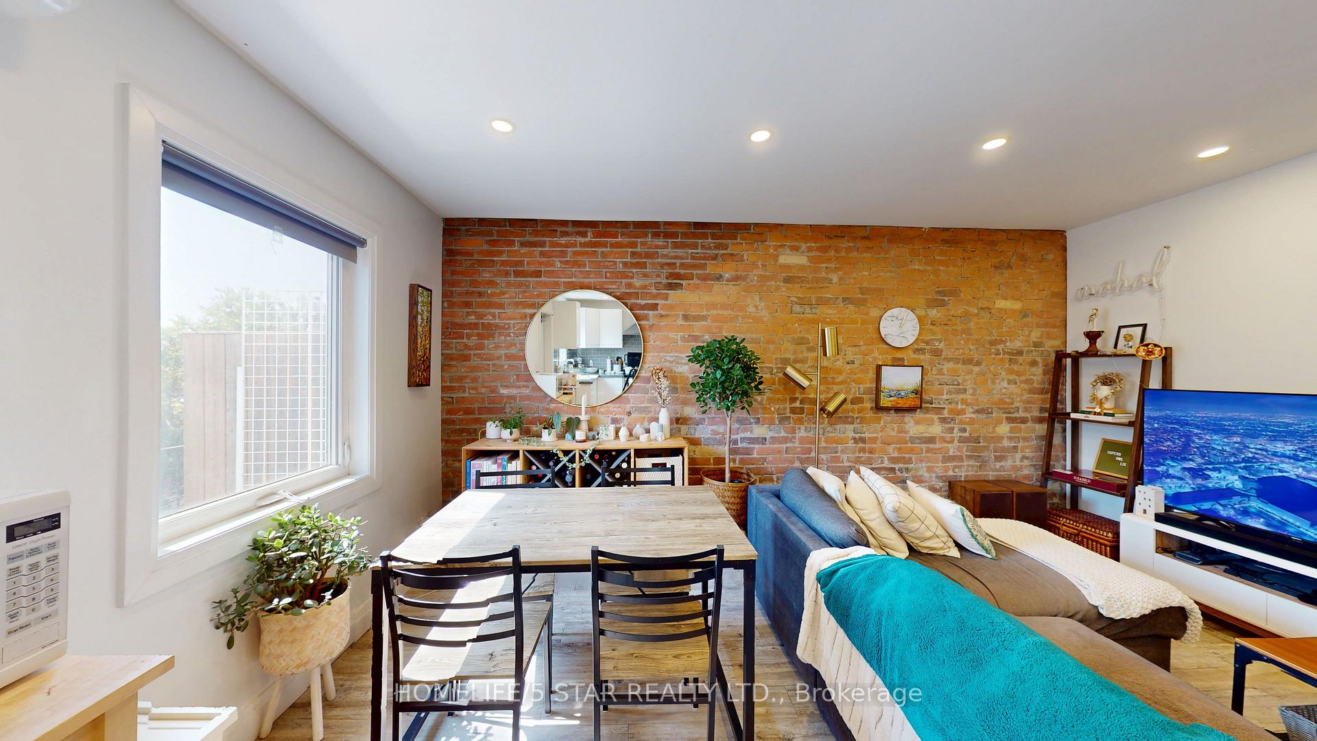 Photo 24 of Unit Apt 3, 45 Dewson Street, Toronto, Palmerston-Little Italy — HOMEH