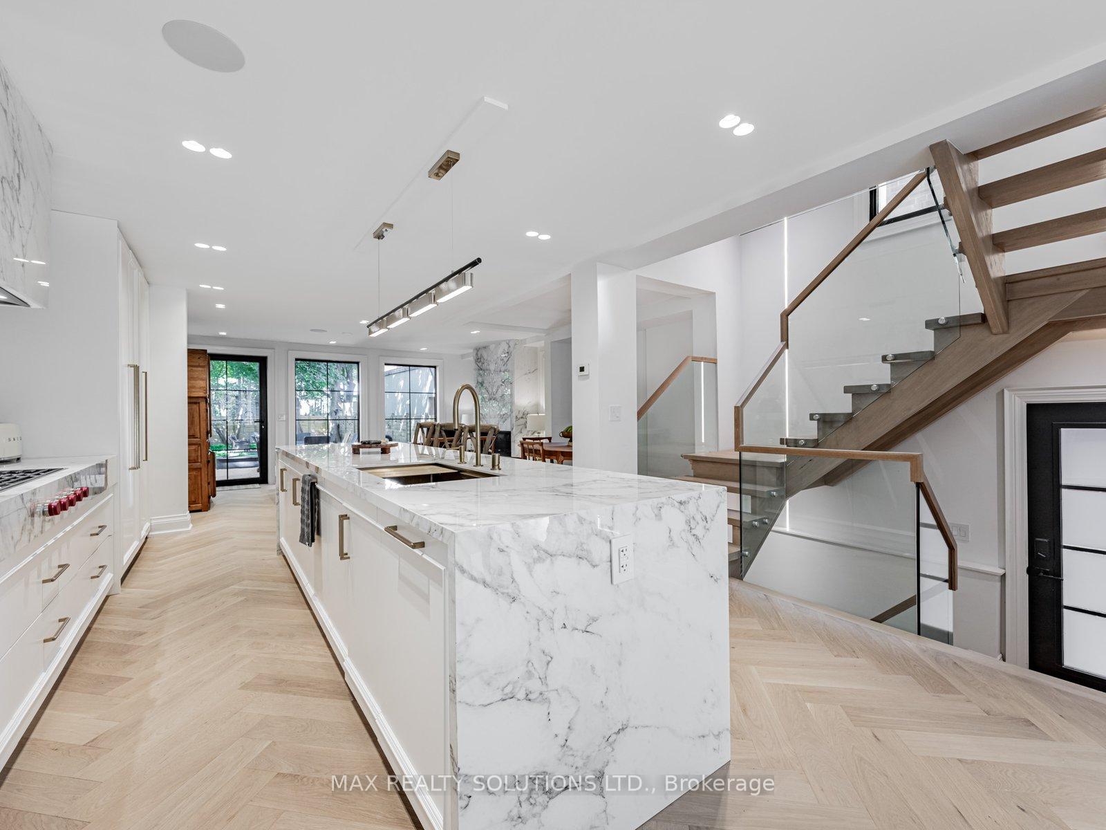 Photo 6 of 22 mann Avenue, Toronto, Mount Pleasant East — HOMEH