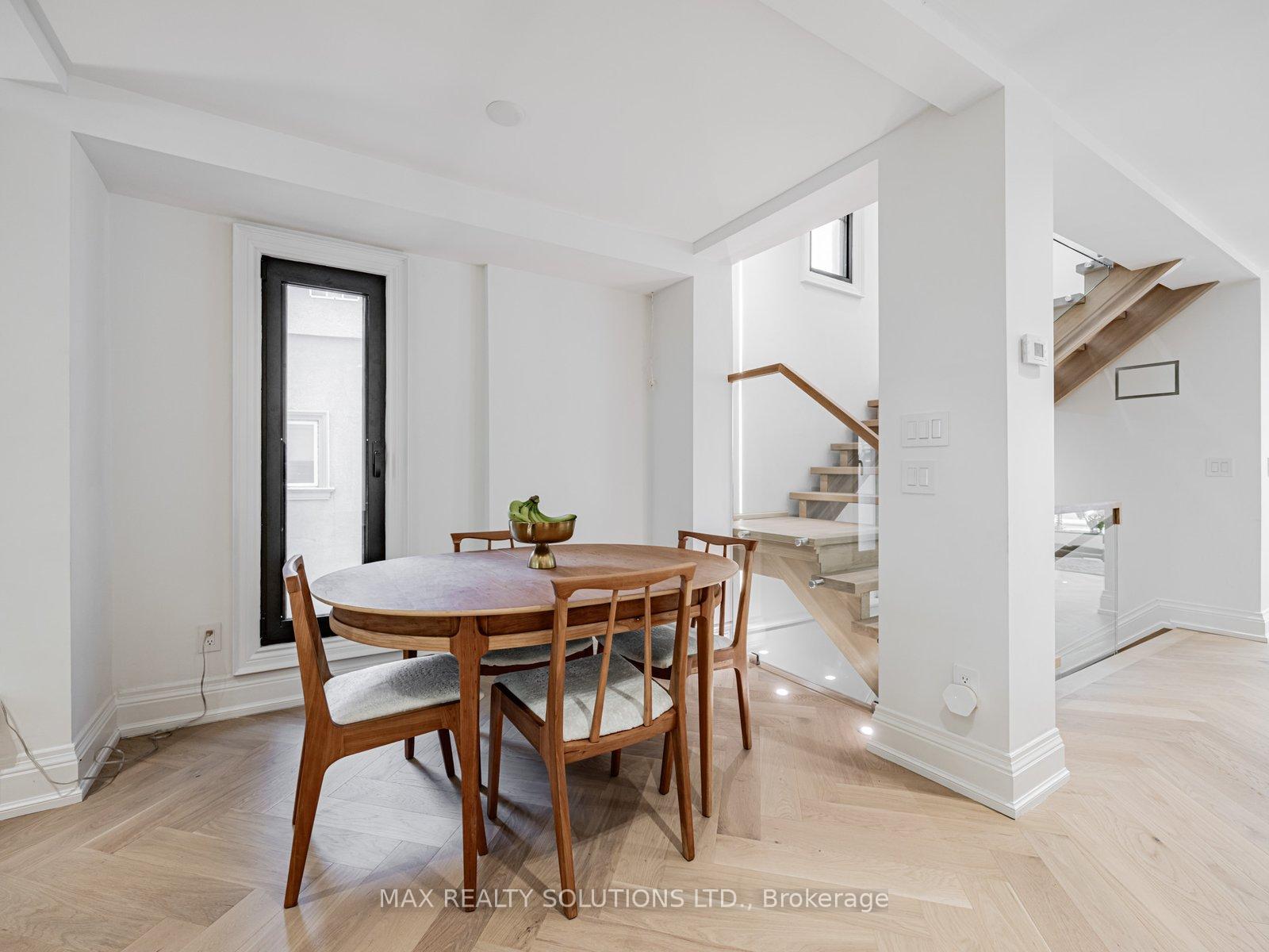 Photo 8 of 22 mann Avenue, Toronto, Mount Pleasant East — HOMEH