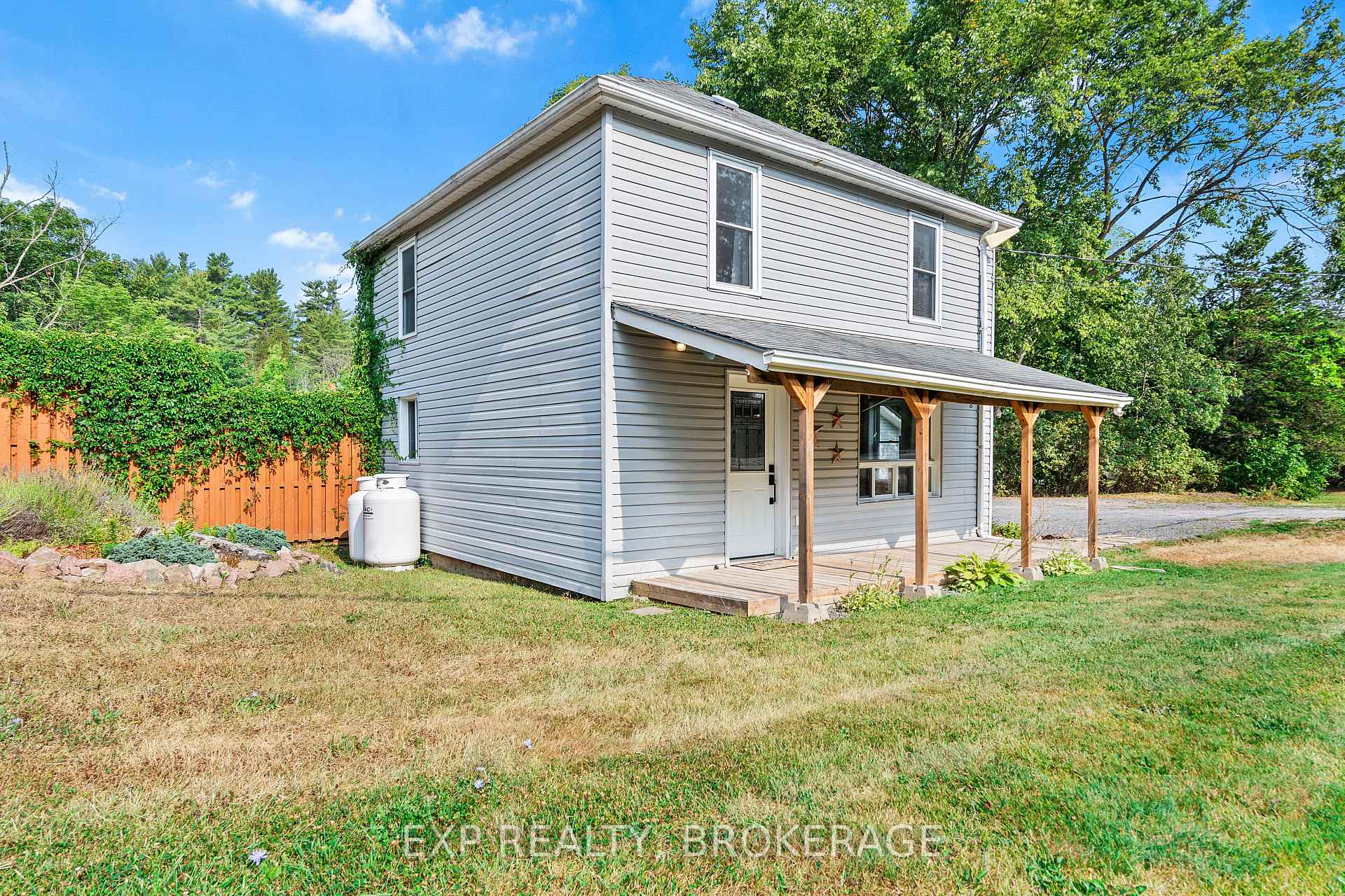 Photo 2 of 7993 Perth Road, Frontenac, Frontenac South — HOMEH