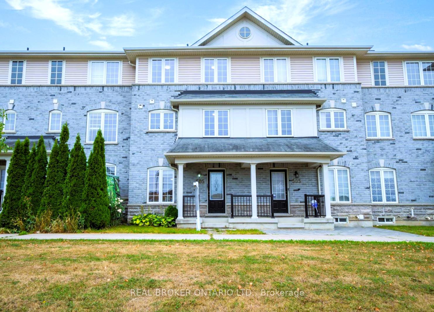 Front of 505 Rossland Road E