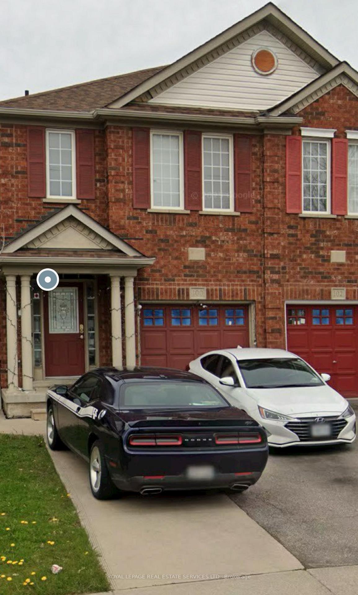 Front of 100 Sand Cherry Crescent