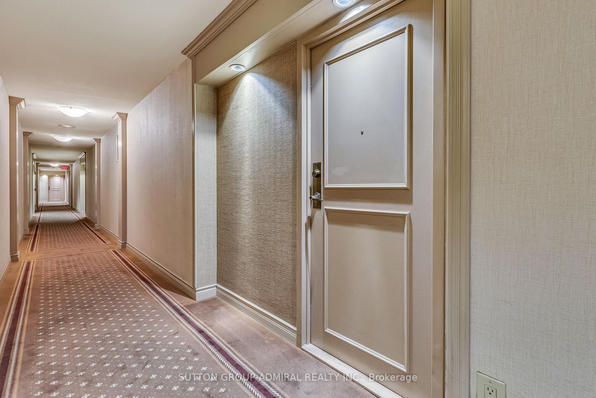 Photo 5 of Unit 716, 7 Townsgate Drive, Vaughan, Crestwood-Springfarm-Yorkhill — HOMEH