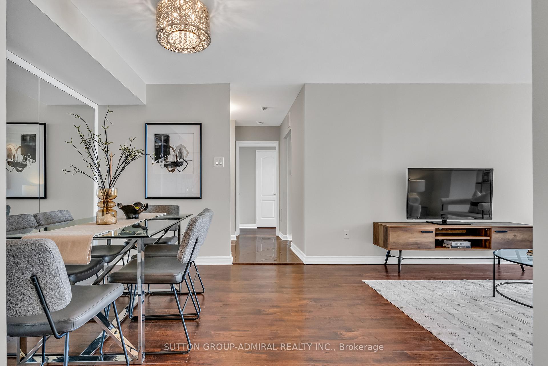 Photo 9 of Unit 716, 7 Townsgate Drive, Vaughan, Crestwood-Springfarm-Yorkhill — HOMEH