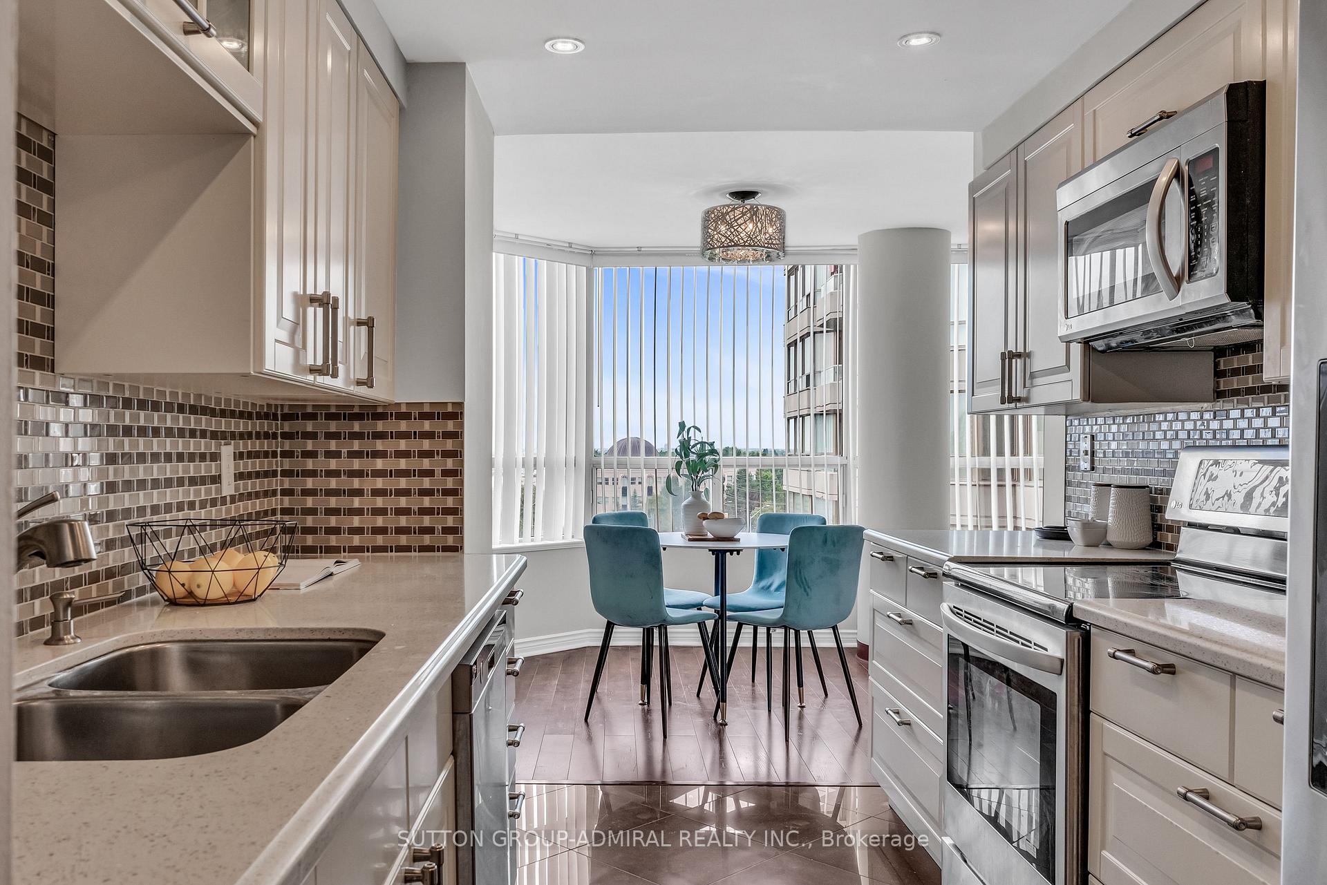 Photo 13 of Unit 716, 7 Townsgate Drive, Vaughan, Crestwood-Springfarm-Yorkhill — HOMEH