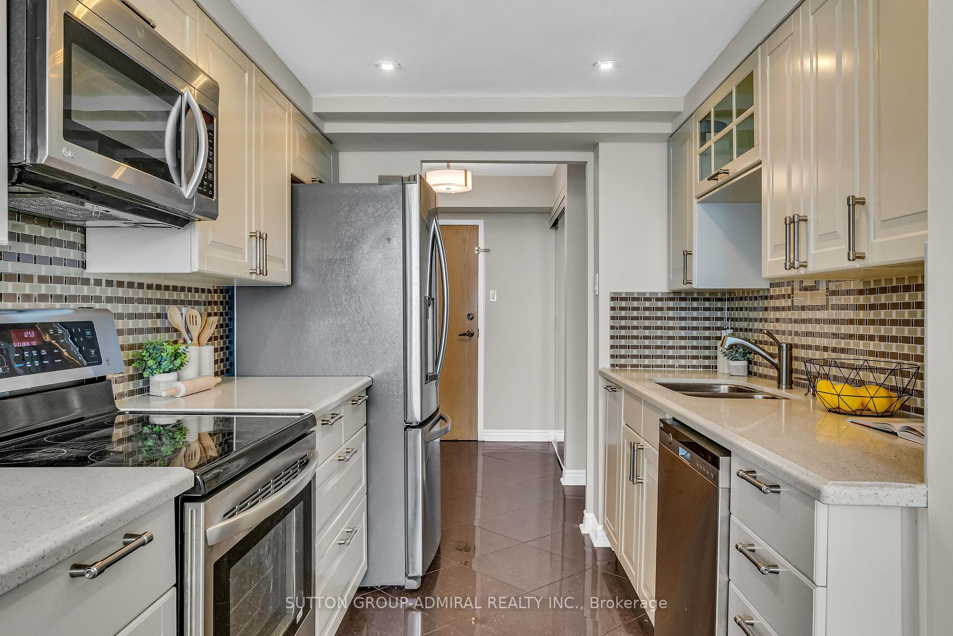 Photo 17 of Unit 716, 7 Townsgate Drive, Vaughan, Crestwood-Springfarm-Yorkhill — HOMEH