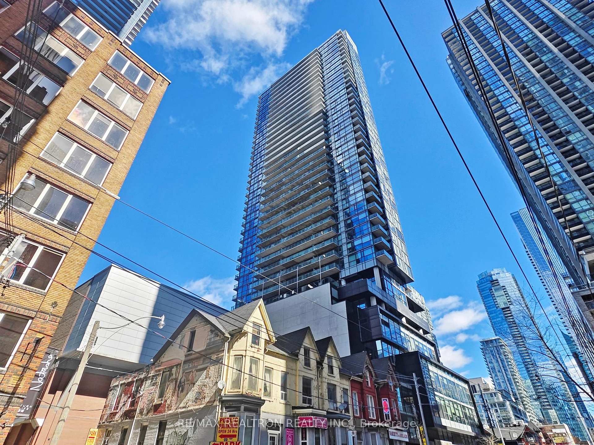 Photo 1 of Unit 3704, 290 Adelaide Street W, Toronto, Waterfront Communities — HOMEH