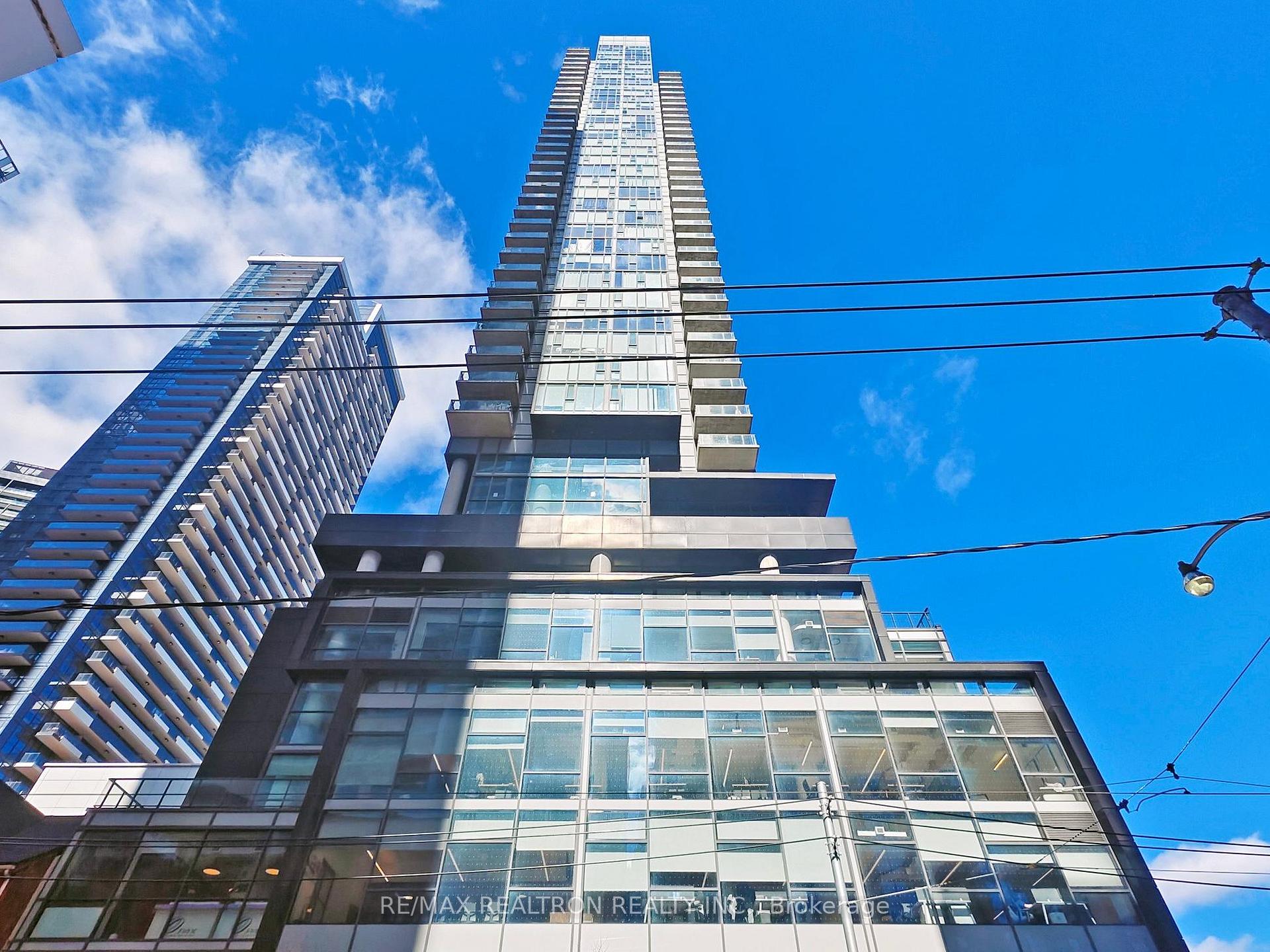Photo 11 of Unit 3704, 290 Adelaide Street W, Toronto, Waterfront Communities — HOMEH