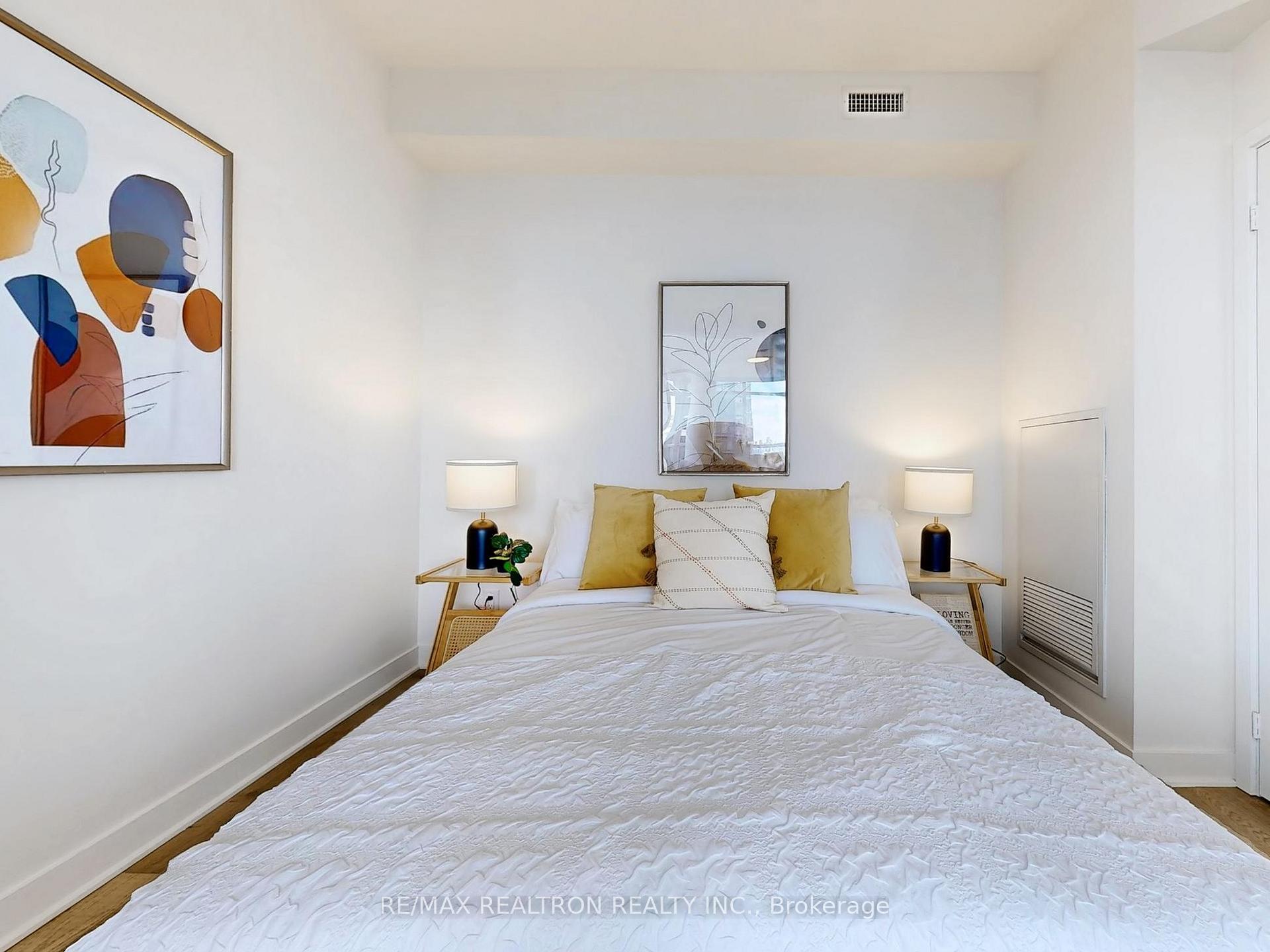 Photo 14 of Unit 3704, 290 Adelaide Street W, Toronto, Waterfront Communities — HOMEH