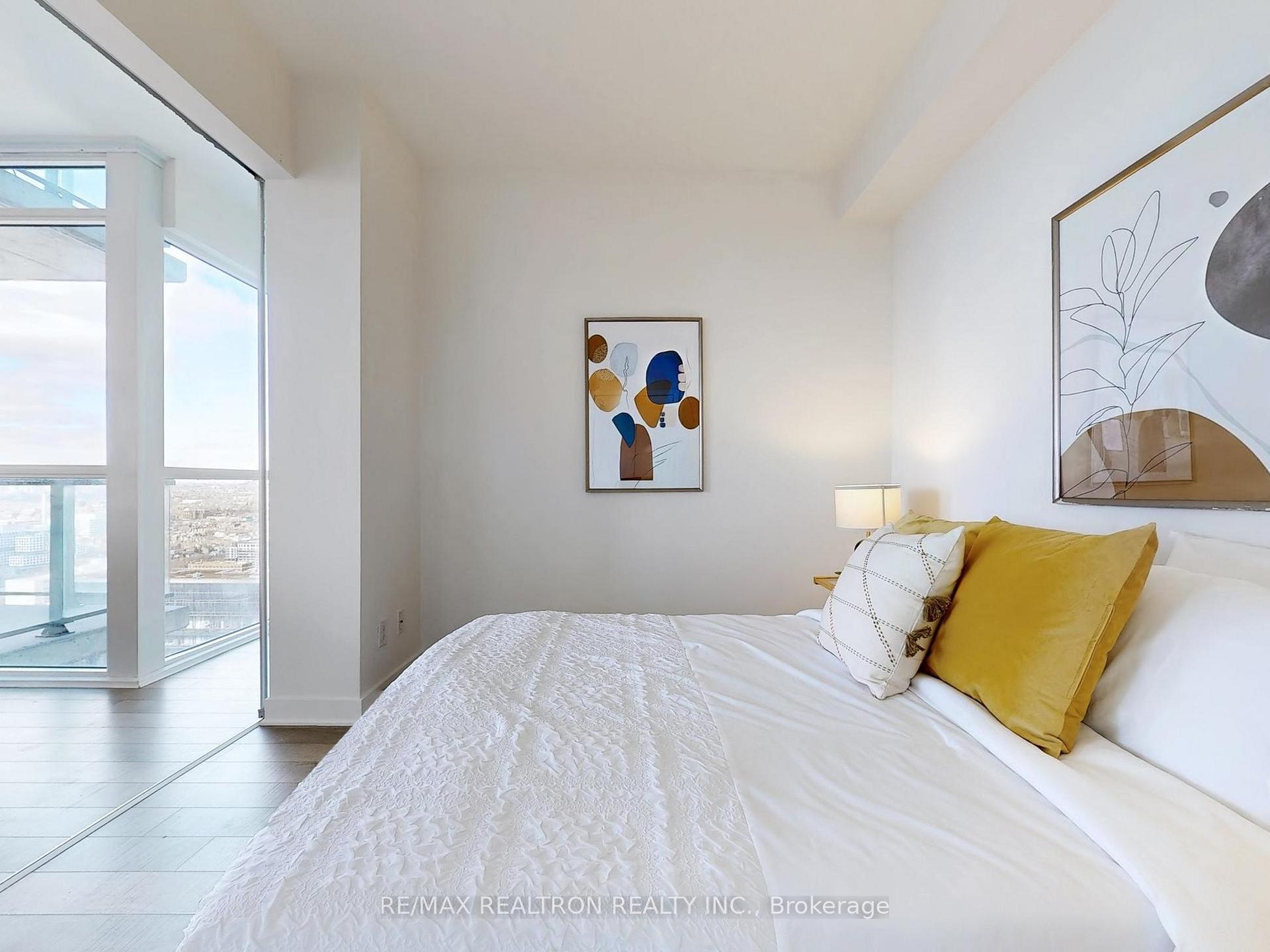 Photo 18 of Unit 3704, 290 Adelaide Street W, Toronto, Waterfront Communities — HOMEH