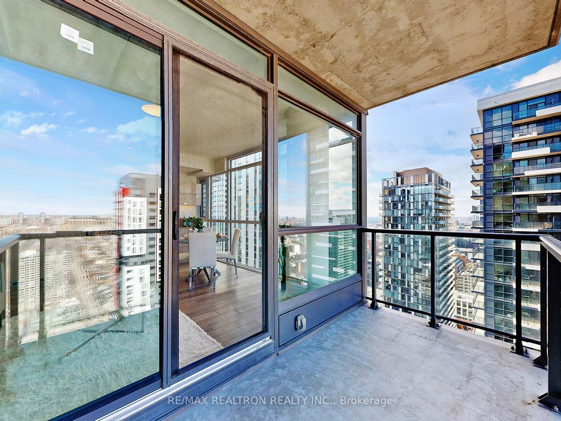 Photo 22 of Unit 3704, 290 Adelaide Street W, Toronto, Waterfront Communities — HOMEH