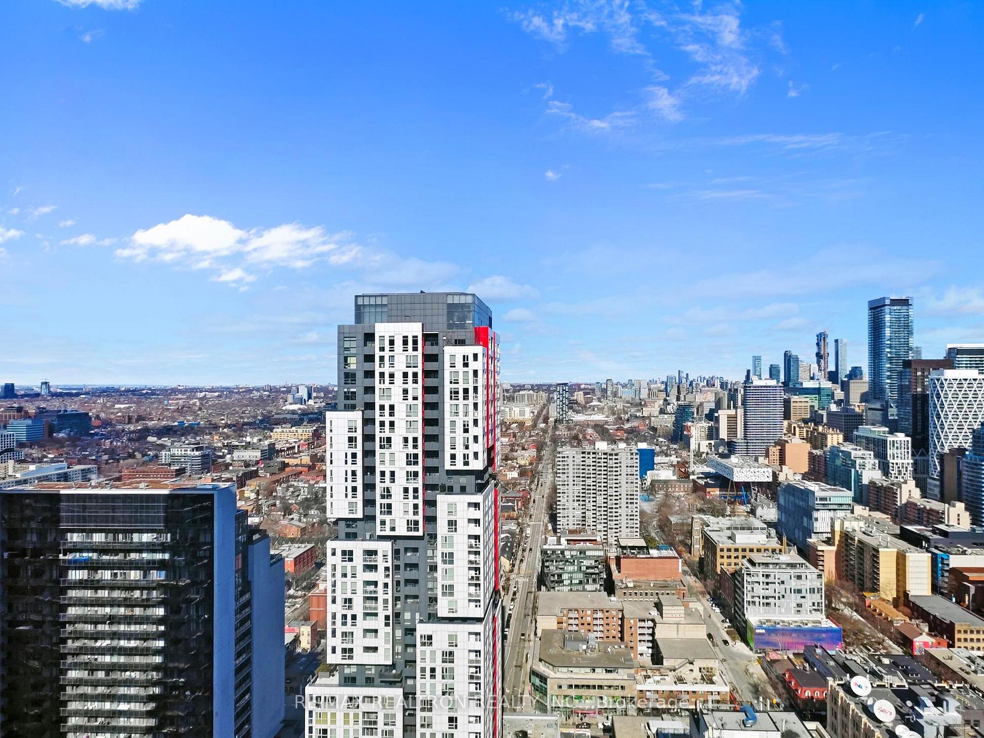 Photo 23 of Unit 3704, 290 Adelaide Street W, Toronto, Waterfront Communities — HOMEH