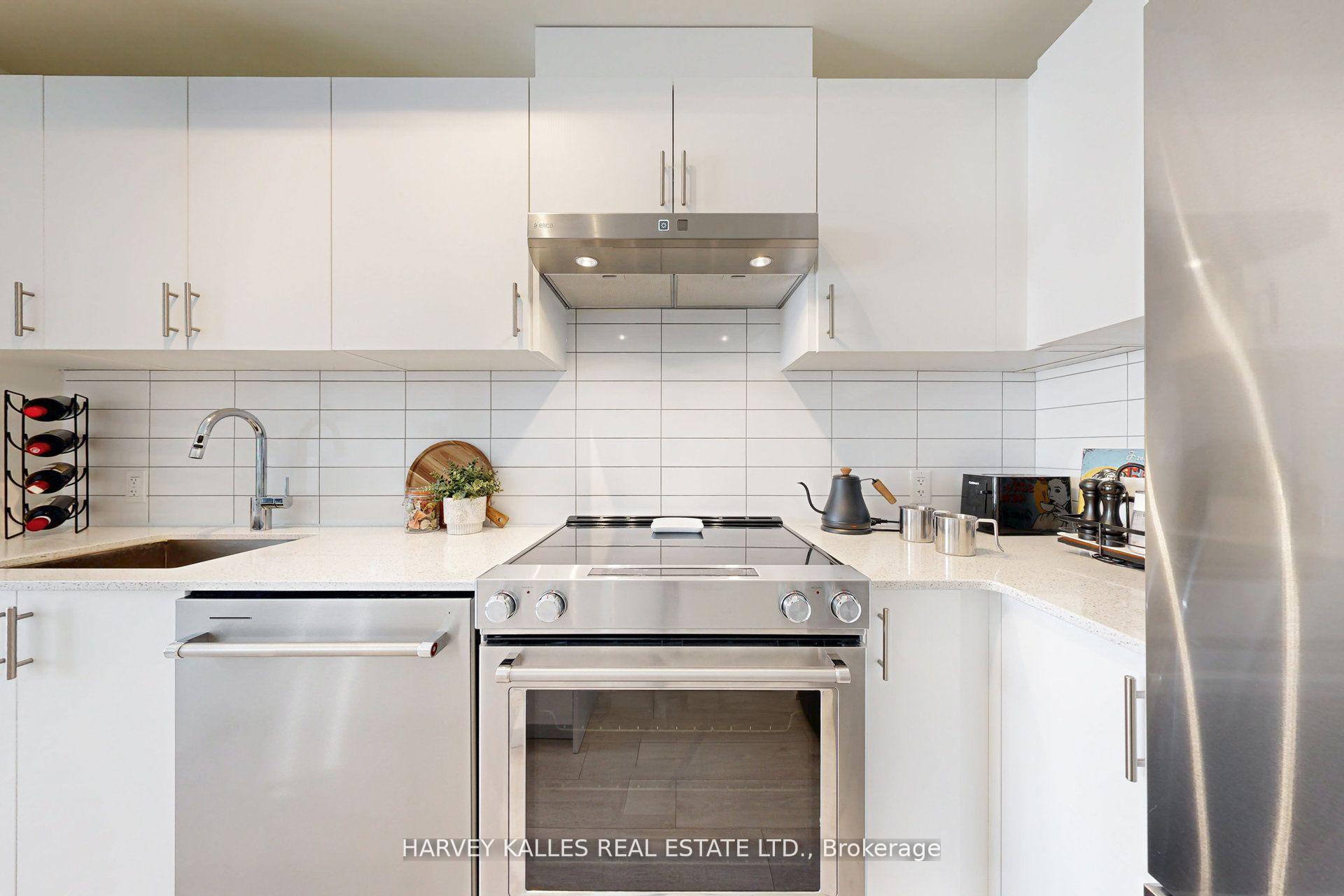 Photo 5 of Unit 1001, 9000 Jane Street, Vaughan, Vellore Village — HOMEH