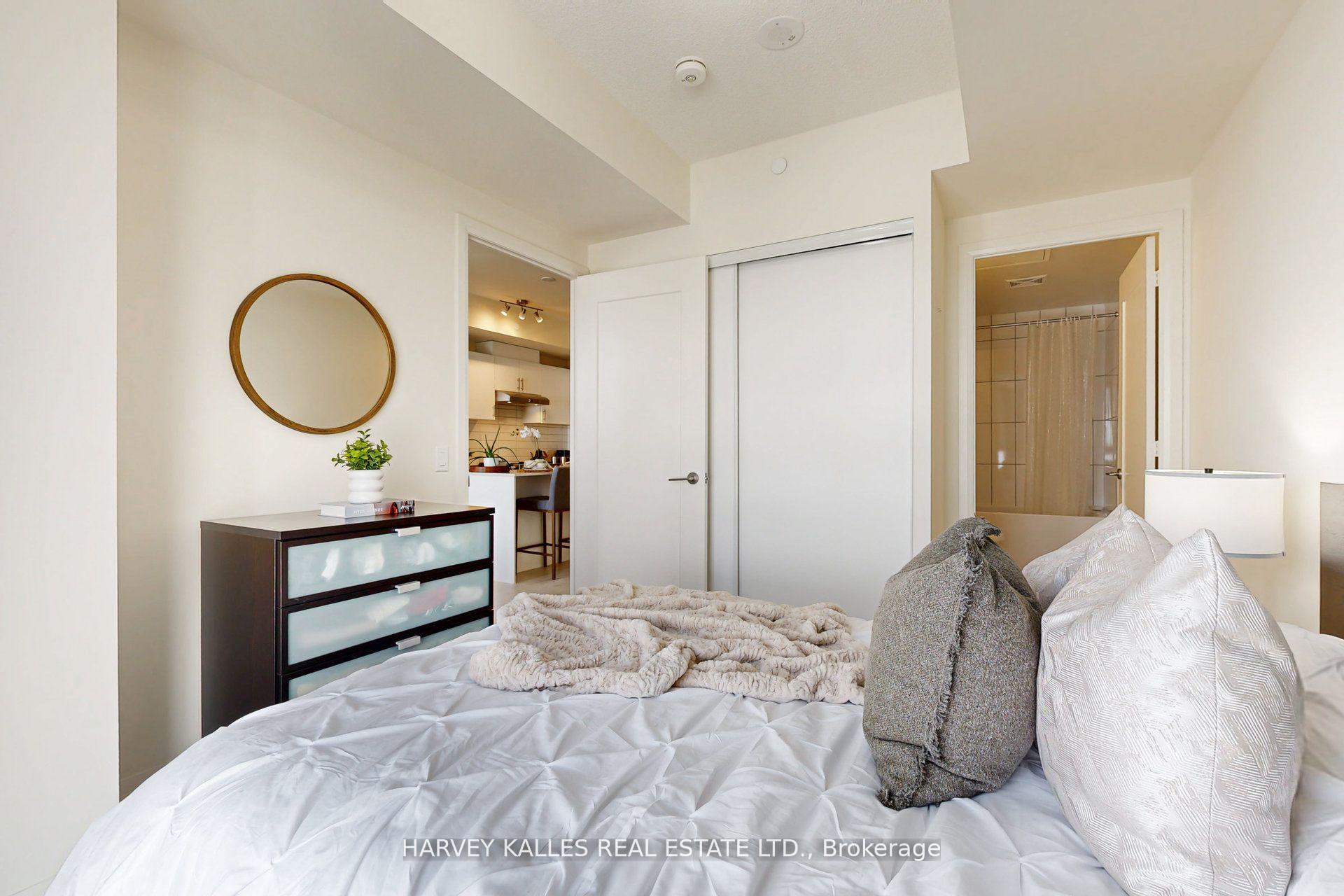 Photo 11 of Unit 1001, 9000 Jane Street, Vaughan, Vellore Village — HOMEH