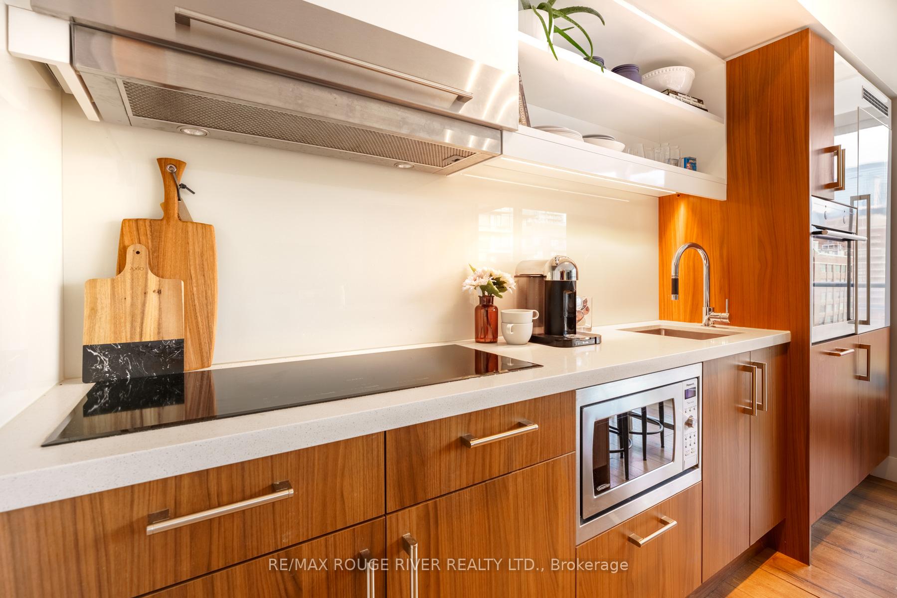 Photo 7 of Unit 906, 39 Sherbourne Street, Toronto, Moss Park — HOMEH